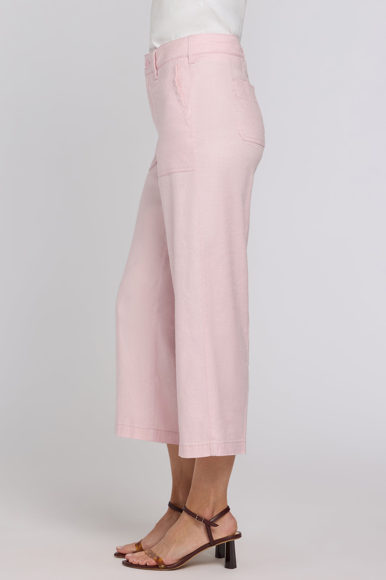 Wide Leg Cargo Capri Pants In Stretch Linen - Light Lilac Purple