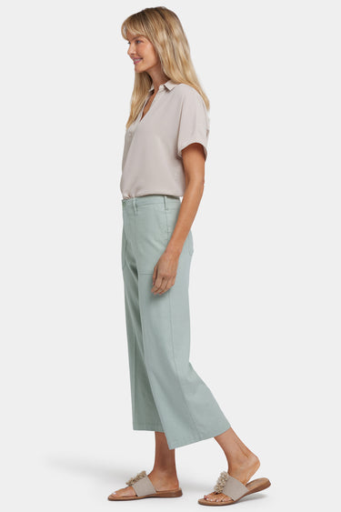 NYDJ Wide Leg Cargo Capri Pants In Stretch Linen - Tomatillo