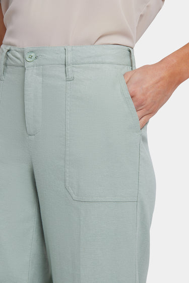 NYDJ Wide Leg Cargo Capri Pants In Stretch Linen - Tomatillo