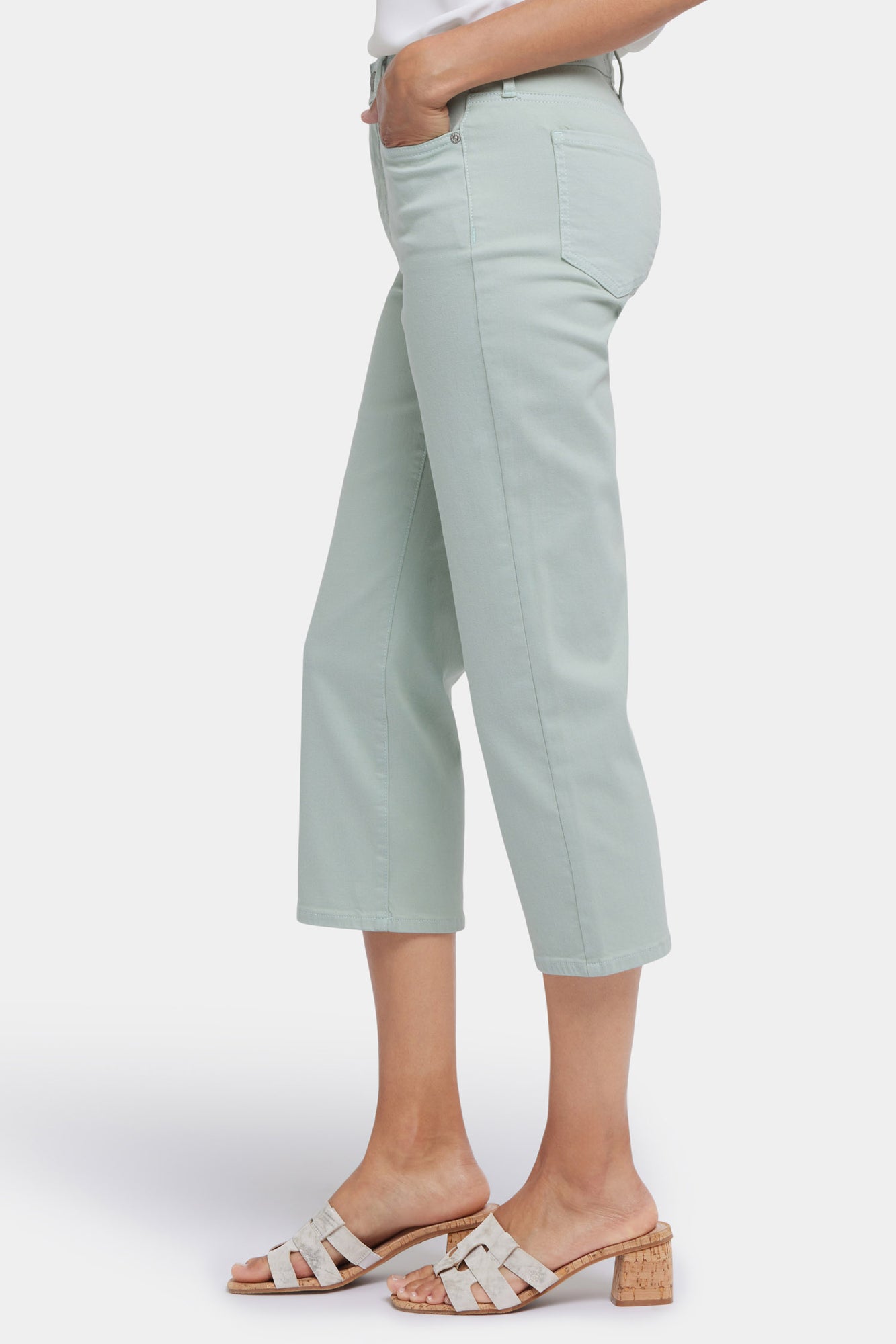 NYDJ Joni Relaxed Capri Jeans With High Rise - Tomatillo