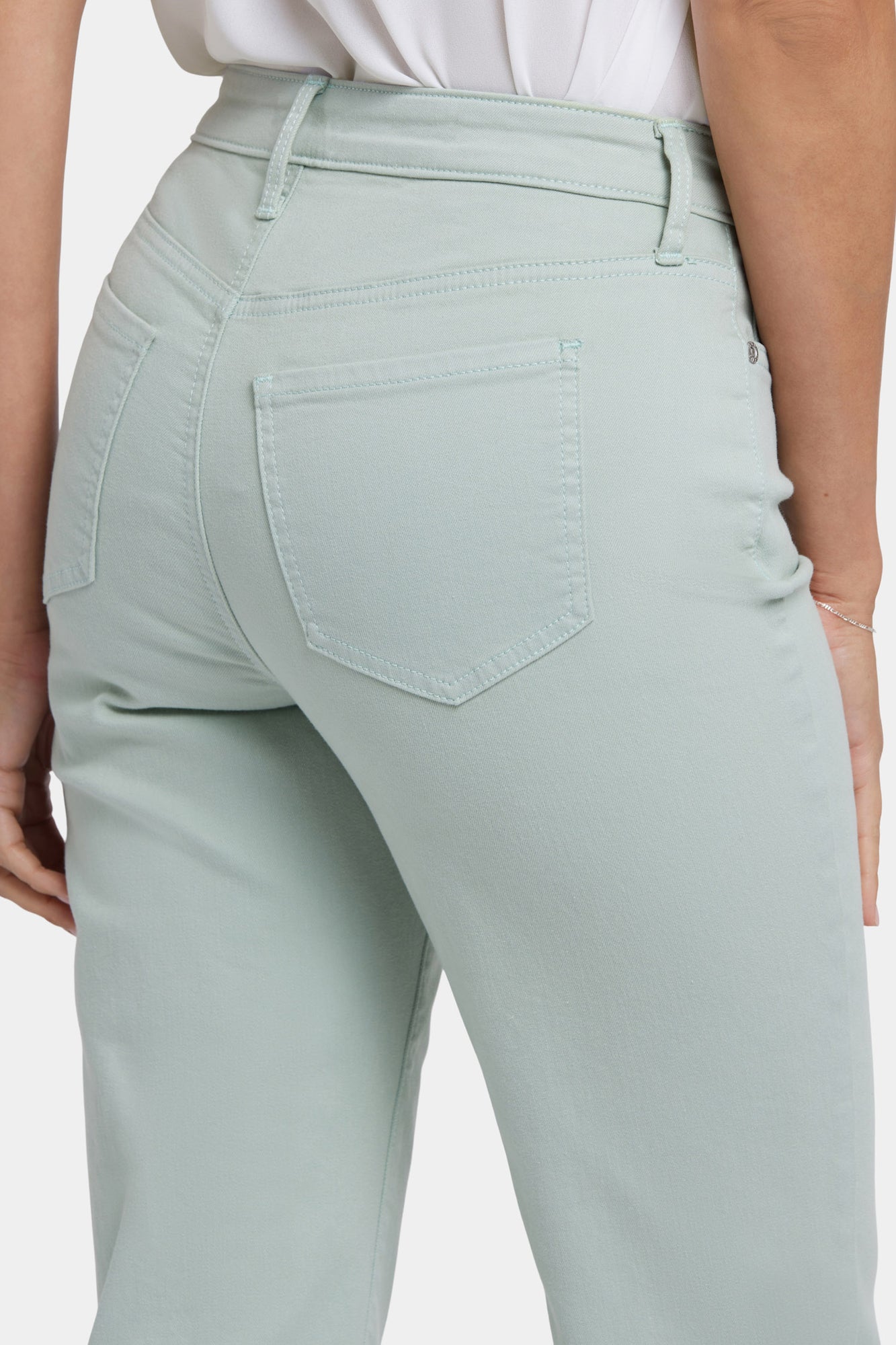 NYDJ Joni Relaxed Capri Jeans With High Rise - Tomatillo
