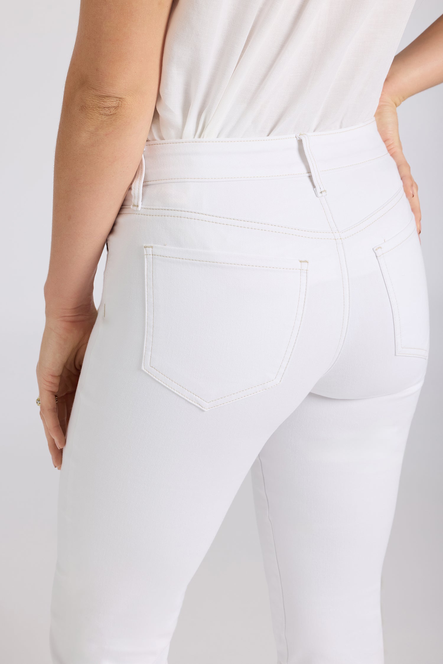 Marilyn Straight Jeans In Tall With Contrast Stitching And 34