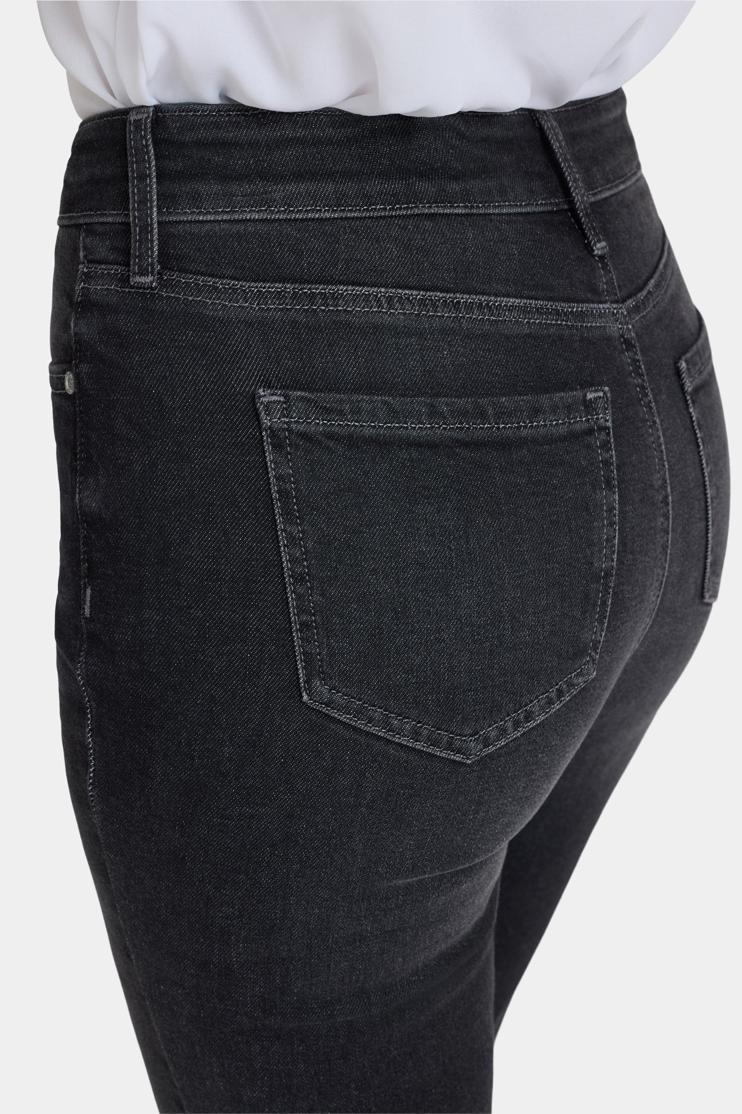 N.Yになります。 Marilyn Straight Jeans With High Rise And 31