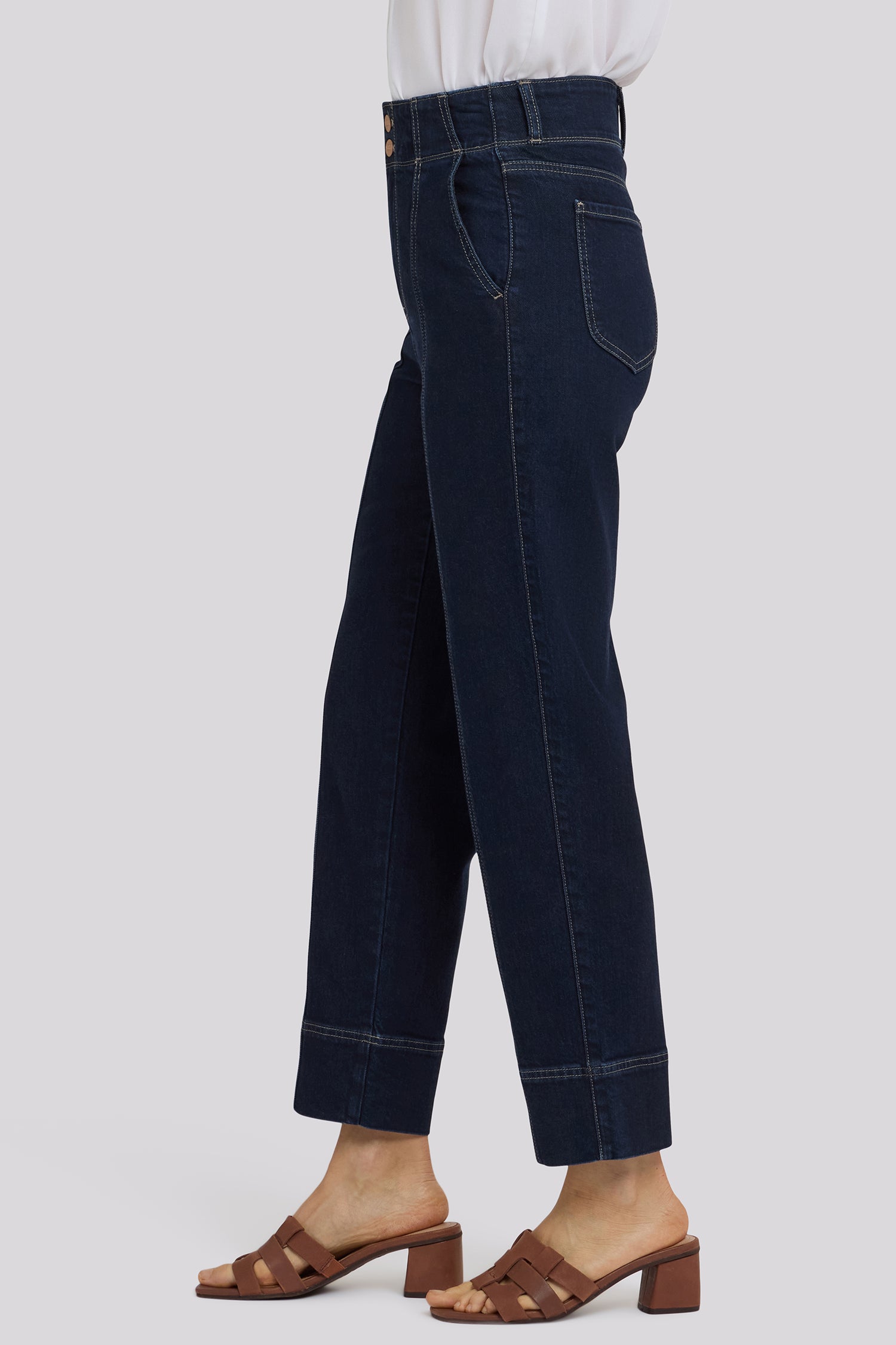 Kasey Stovepipe Ankle Jeans With Contrast Stitching And Wide Belt