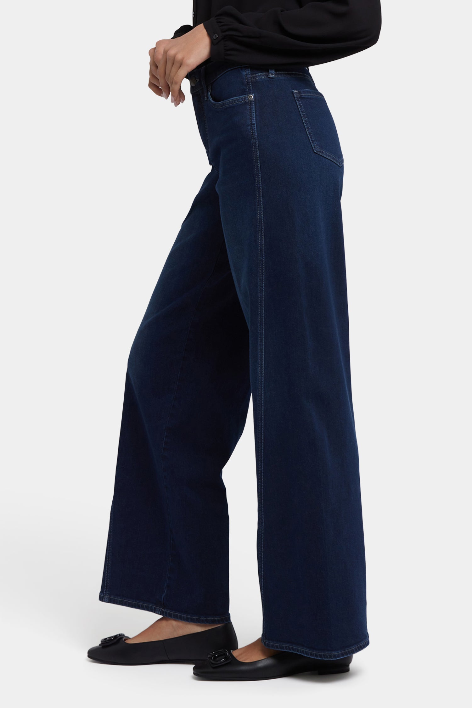 Teresa Wide Leg Jeans With Contoured Seams And 31