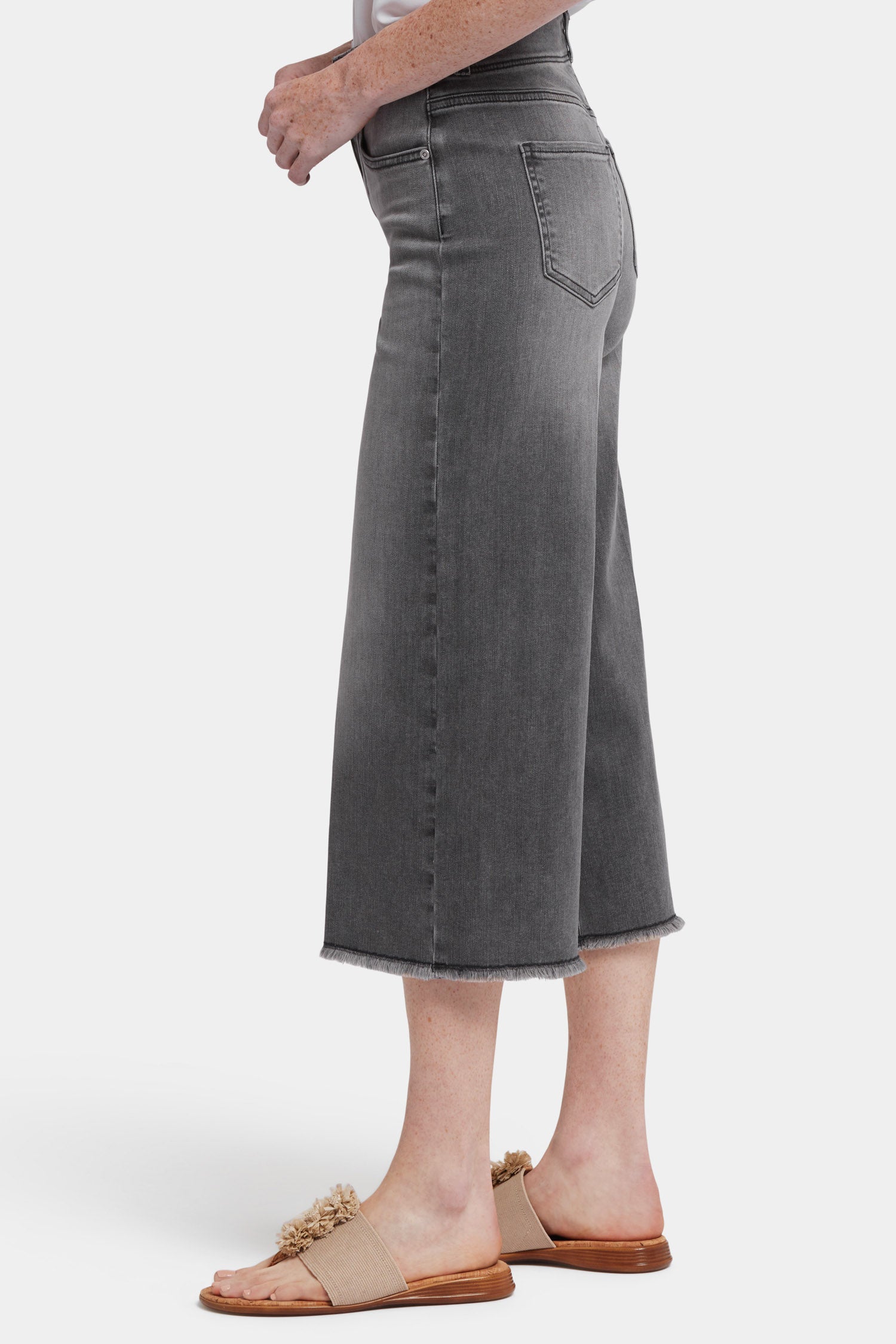 Brigitte Wide Leg Capri Jeans With High Rise And Frayed Hems Brigitte Wide Leg Capri Jeans With High Rise And Frayed Hems
