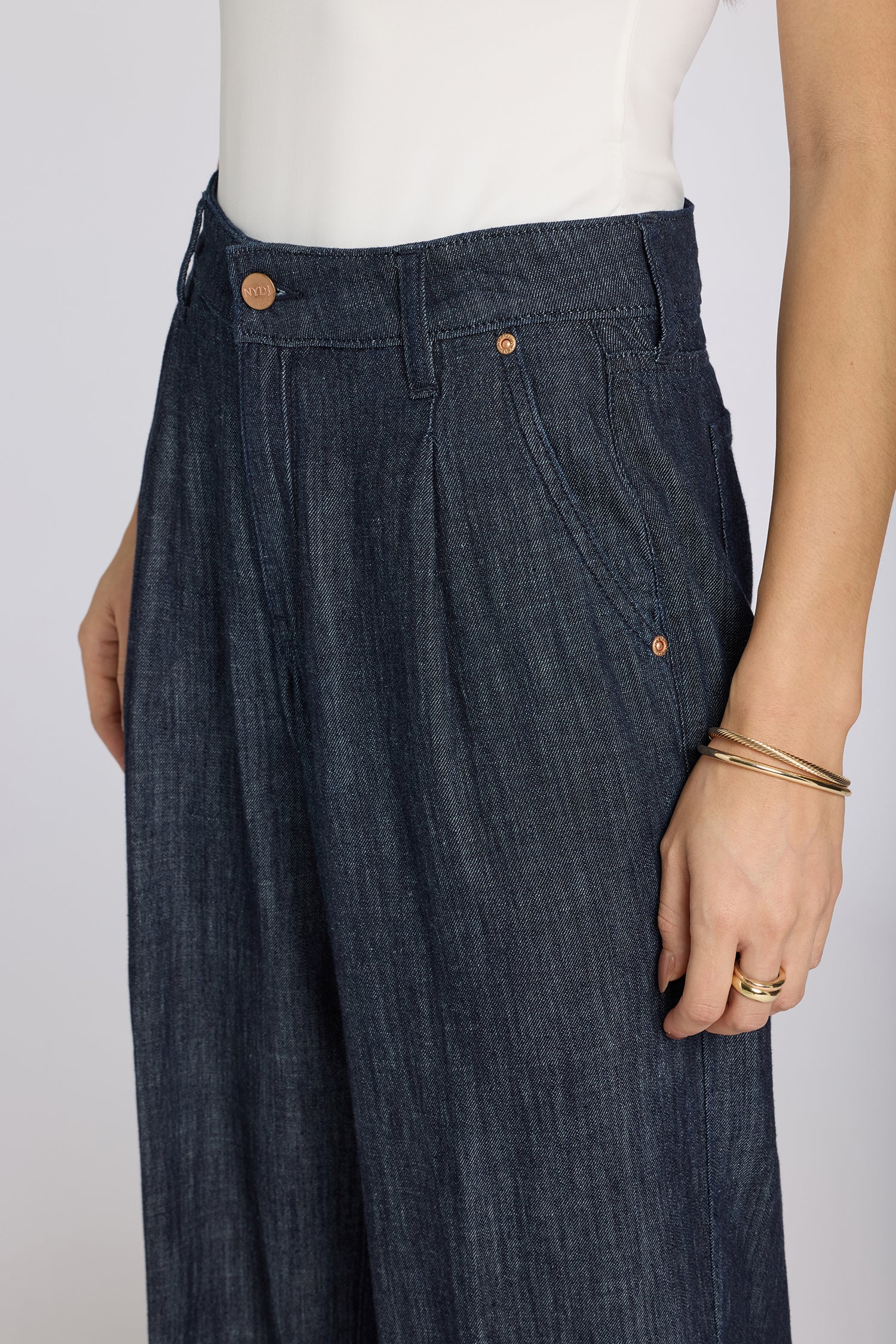 Teresa Wide Leg Ankle Jeans With High Rise And Pleats - Dark 