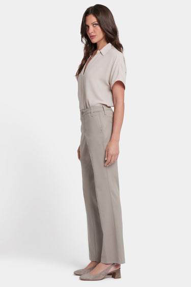 NYDJ Barbara Bootcut Trouser Pants In Stretch Twill - Saddlewood