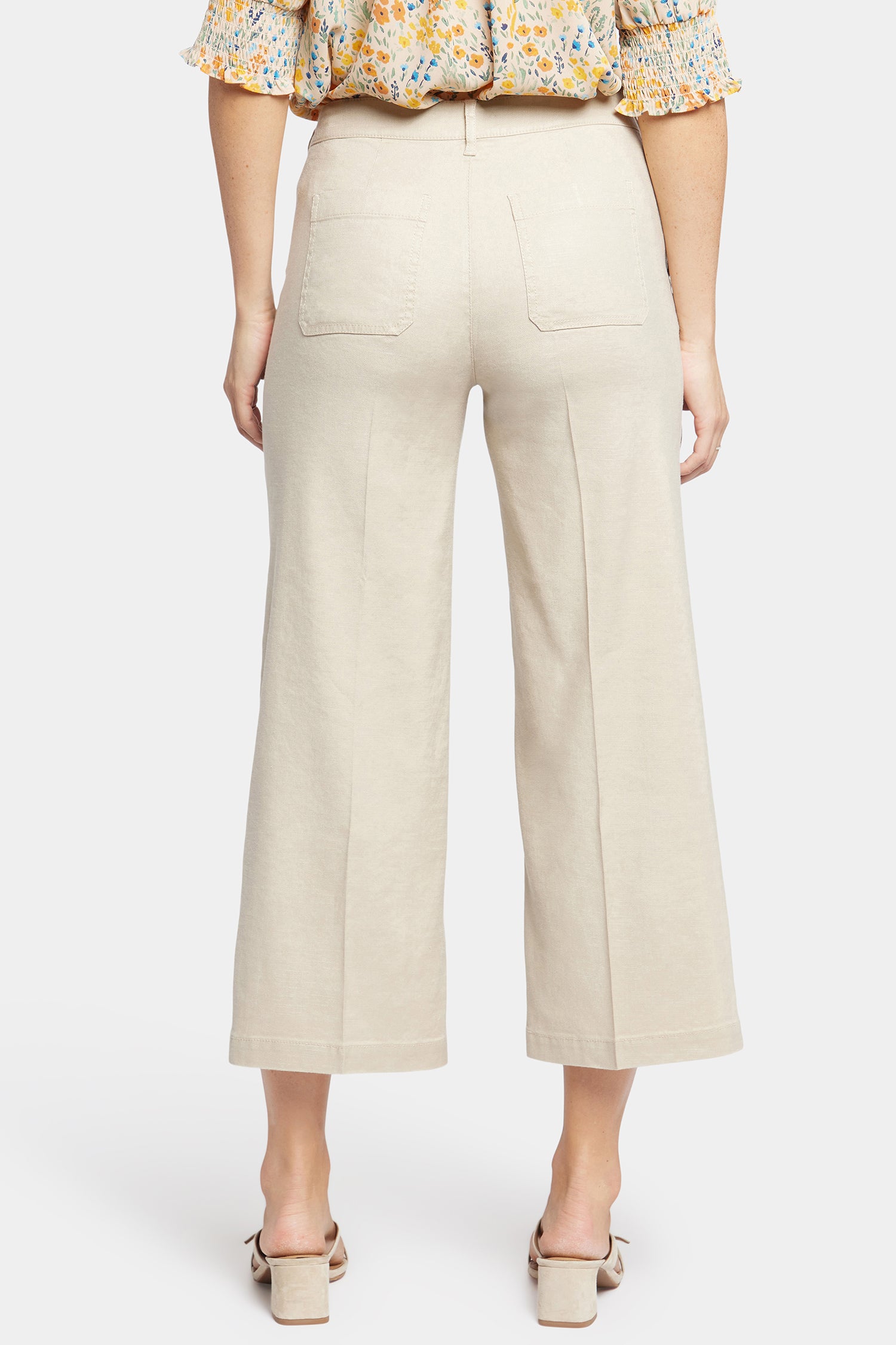 Wide Leg Cargo Capri Pants In Petite In Stretch Linen - Feather