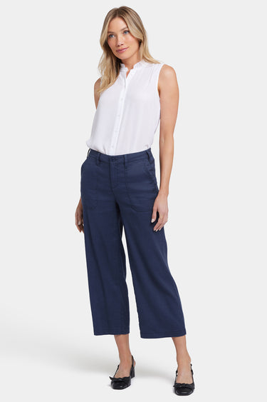 NYDJ Wide Leg Cargo Capri Pants In Petite In Stretch Linen - Oxford Navy