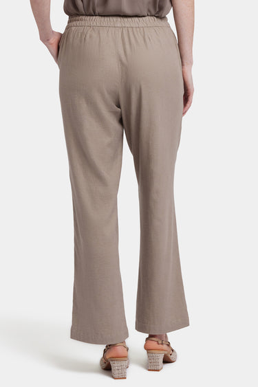 NYDJ Relaxed Drawstring Pull-On Pants In Petite In Stretch Linen - Saddlewood