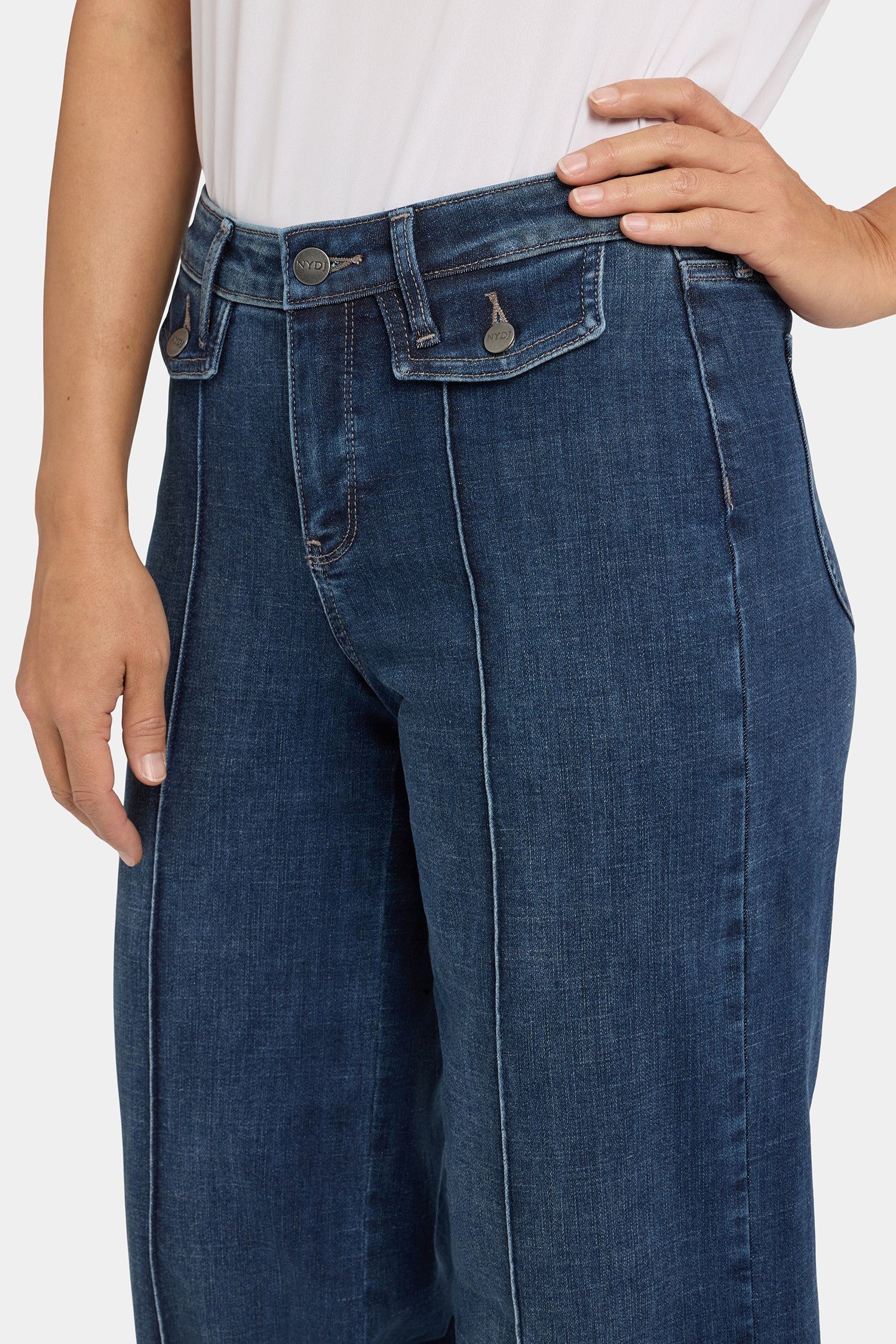 ユアーズ・トゥルーリー Teresa Wide Leg Jeans In Petite With Button Flaps, Center Leg