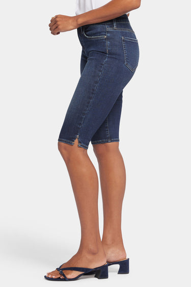 NYDJ Sophie Bike Capri Jeans In Petite With Riveted Side Slits - Lotus Gardens