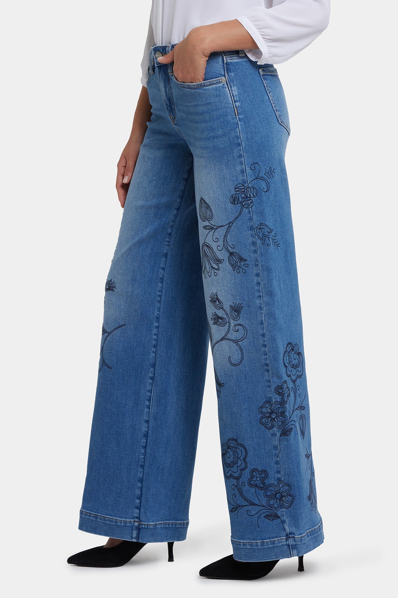 NYDJ Teresa Wide Leg Jeans In Petite With Embroidery - Water Canyon