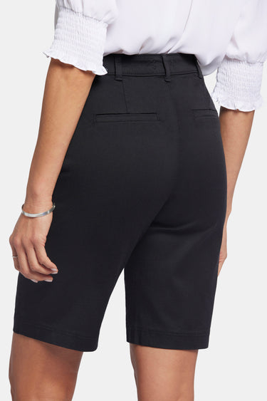 NYDJ Bermuda Shorts In Petite In Stretch Twill - Black
