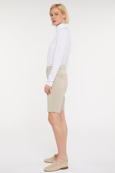 NYDJ Bermuda Shorts In Petite In Stretch Twill - Feather