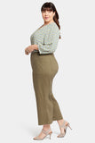 NYDJ Wide Leg Cargo Capri Pants In Plus Size In Stretch Linen - Avocado