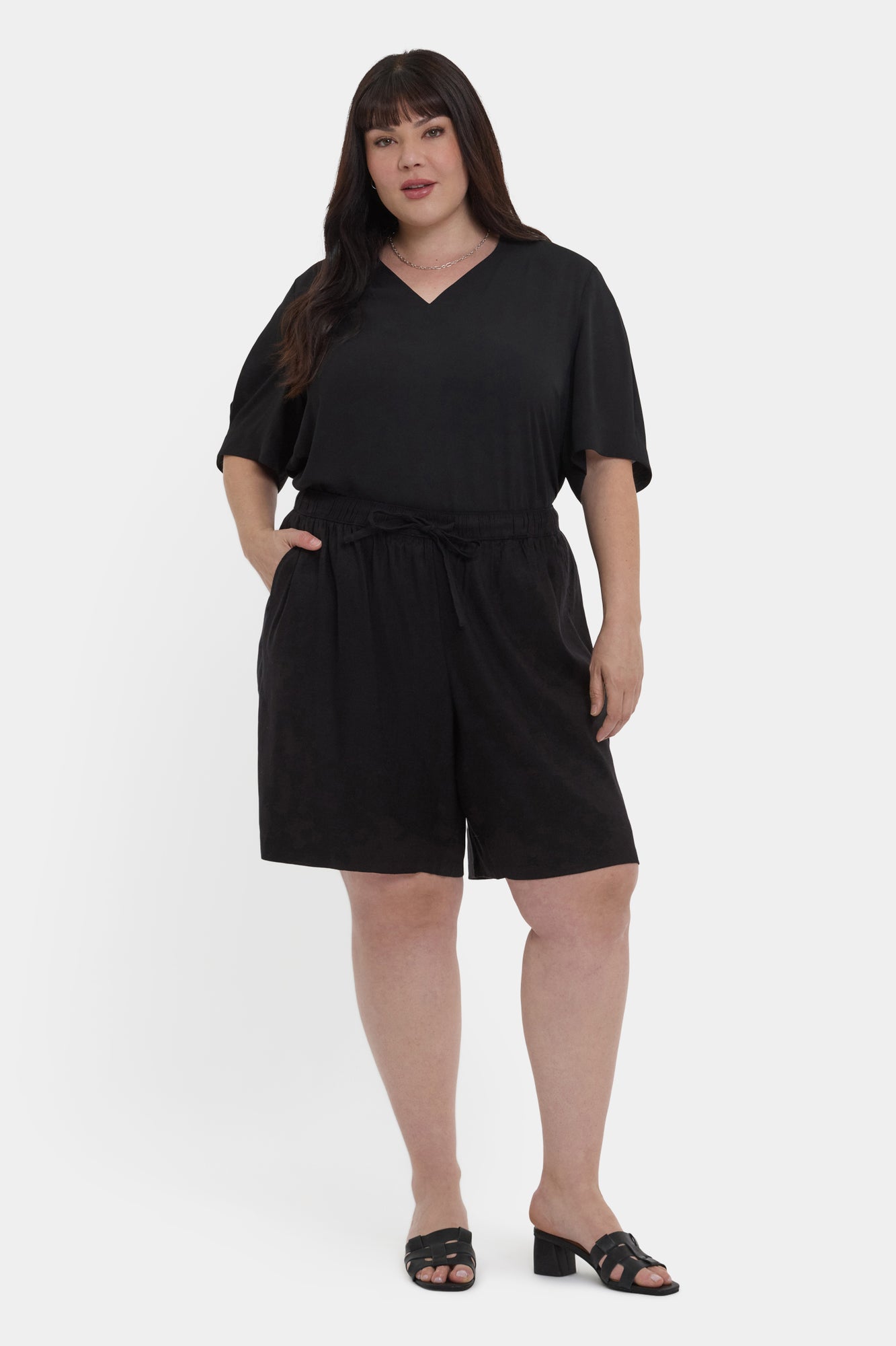 NYDJ Breezy Bermuda Shorts In Plus Size In Stretch Linen - Black