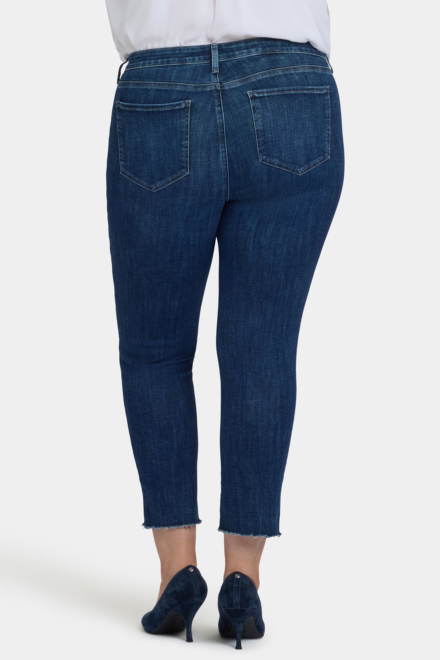 Sheri Slim Ankle Jeans In Plus Size With Frayed Hems - Louvre