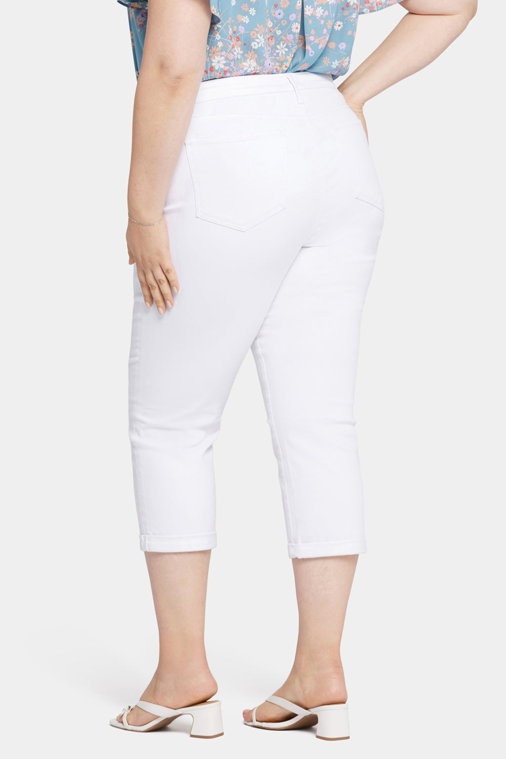 White skinny fashion capri pants