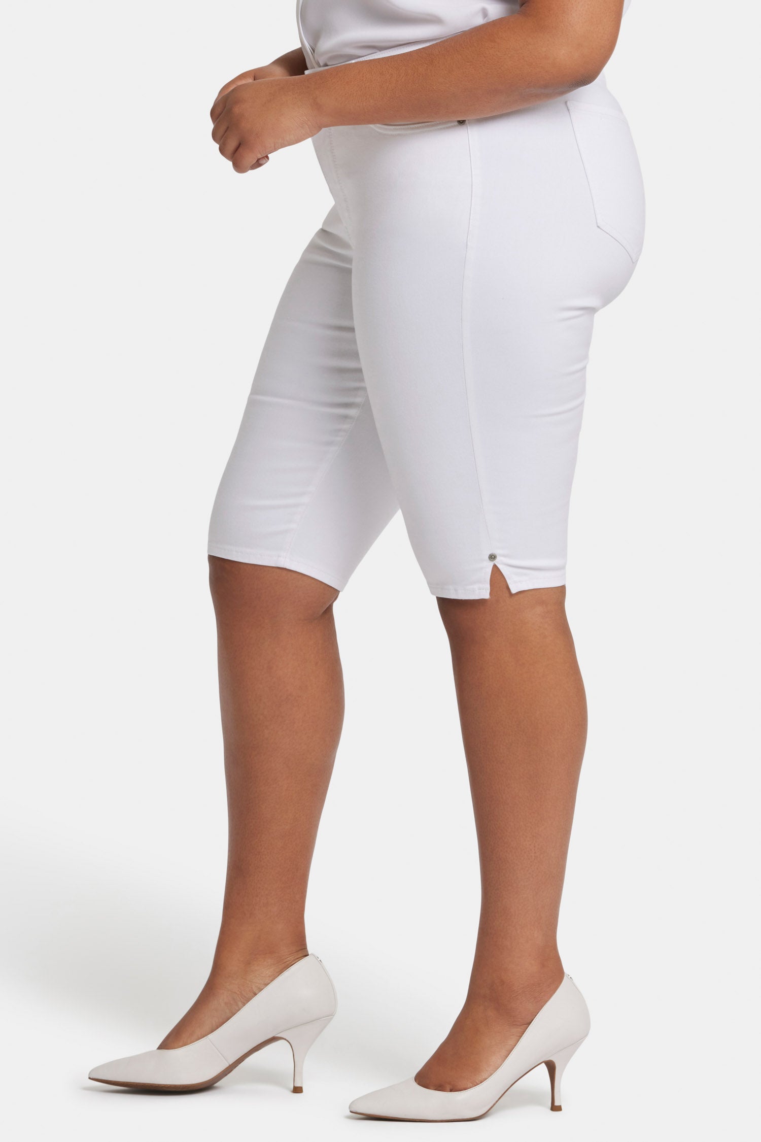 Sophie Bike Capri Jeans In Plus Size With Riveted Side Slits