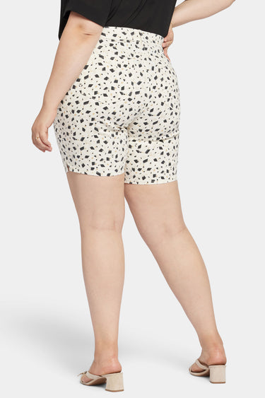 NYDJ Ella Denim Shorts In Plus Size With Side Slits - Ellensburg