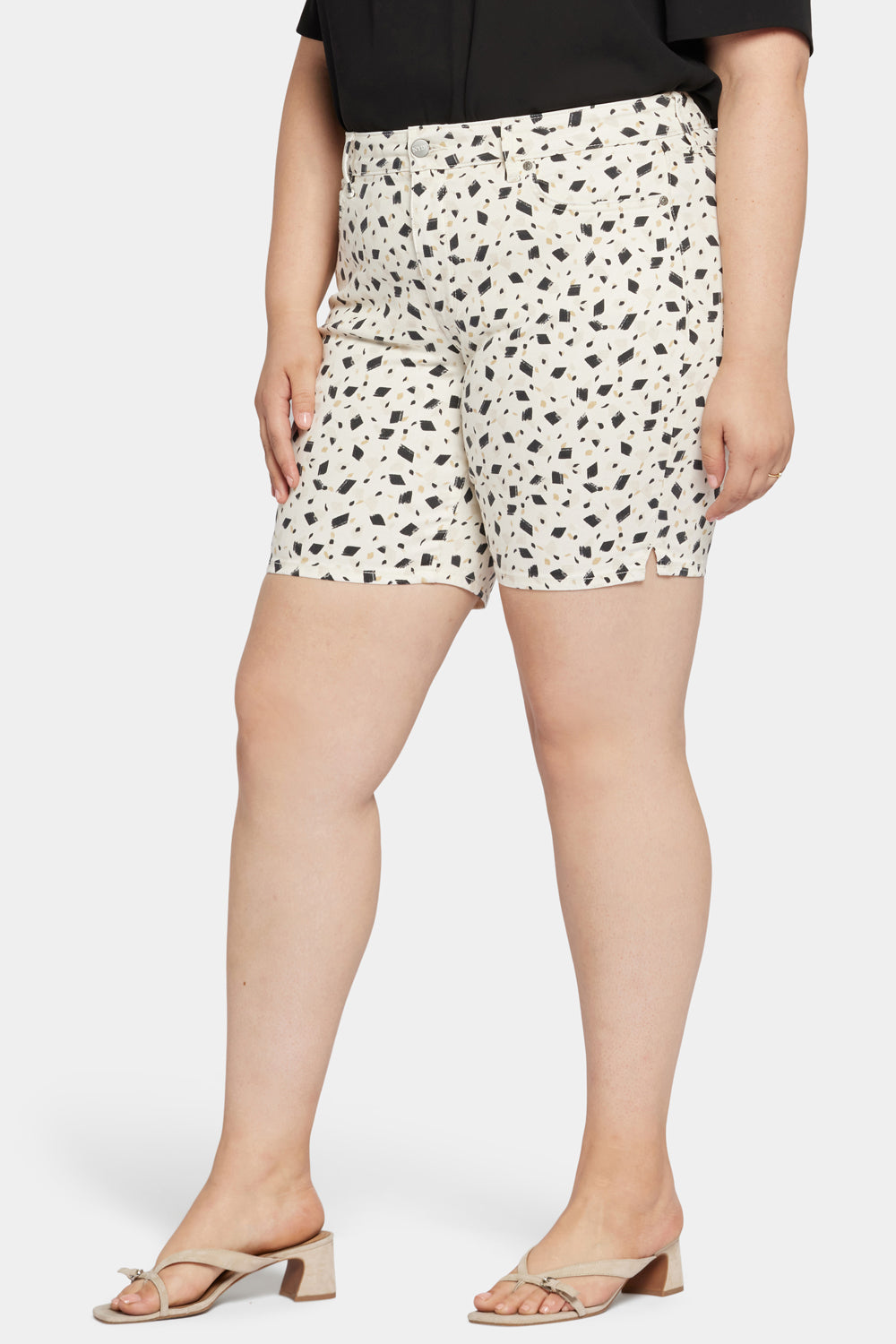 Ella Denim Shorts In Plus Size With Side Slits - Ellensburg Black