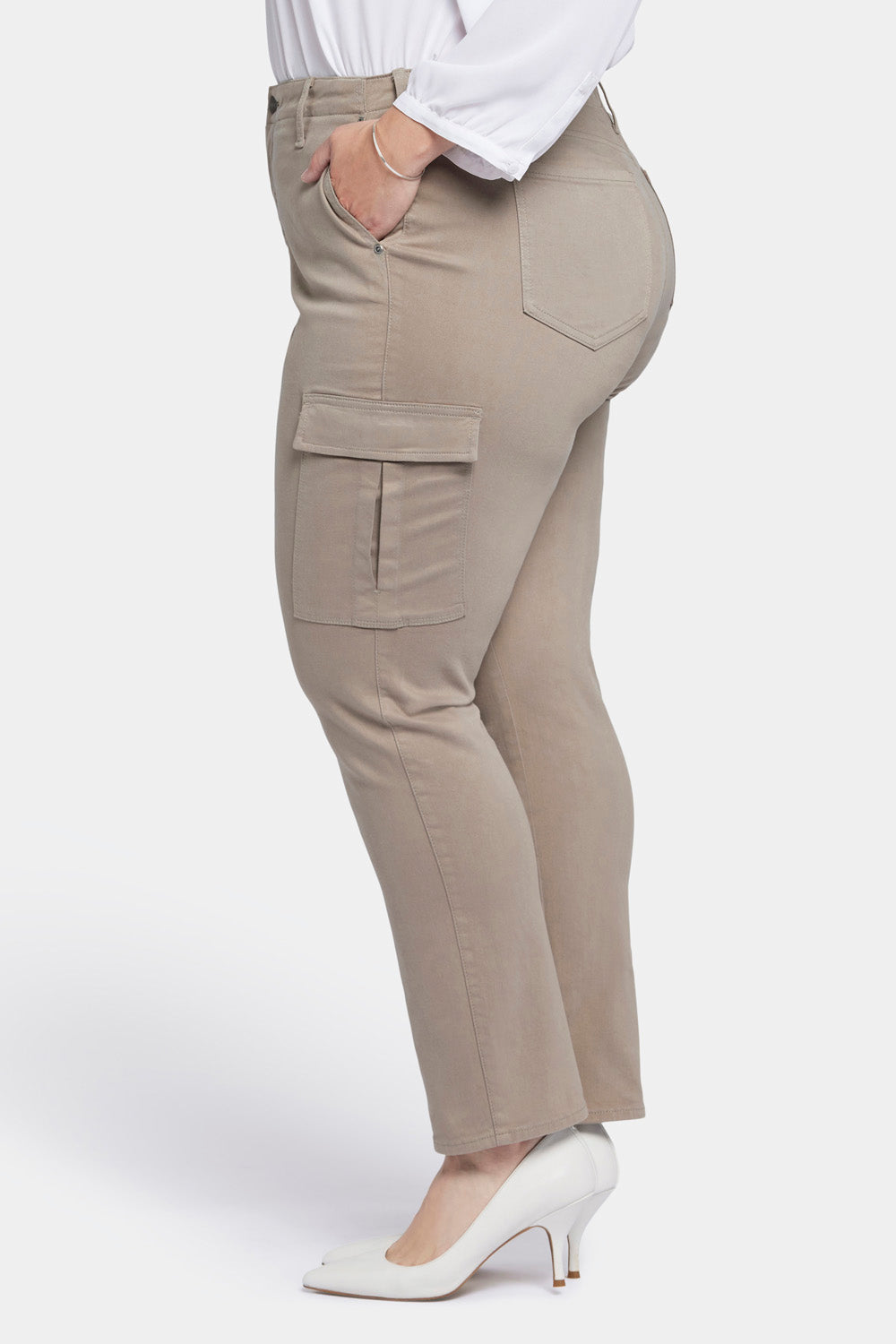 Sheri Slim Jeans In Plus Size With Cargo Pockets - Saddlewood Tan