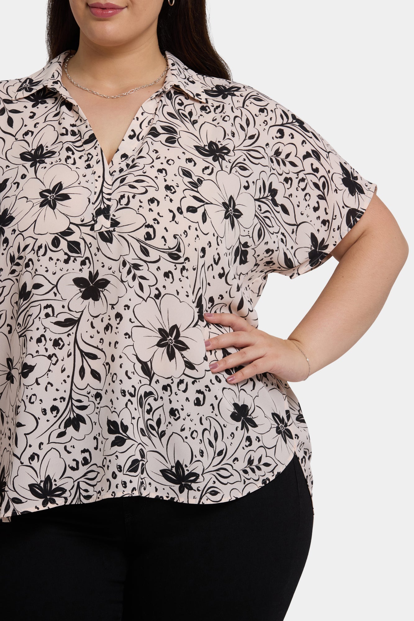 NYDJ Becky Short Sleeved Blouse In Plus Size - Luna Flores