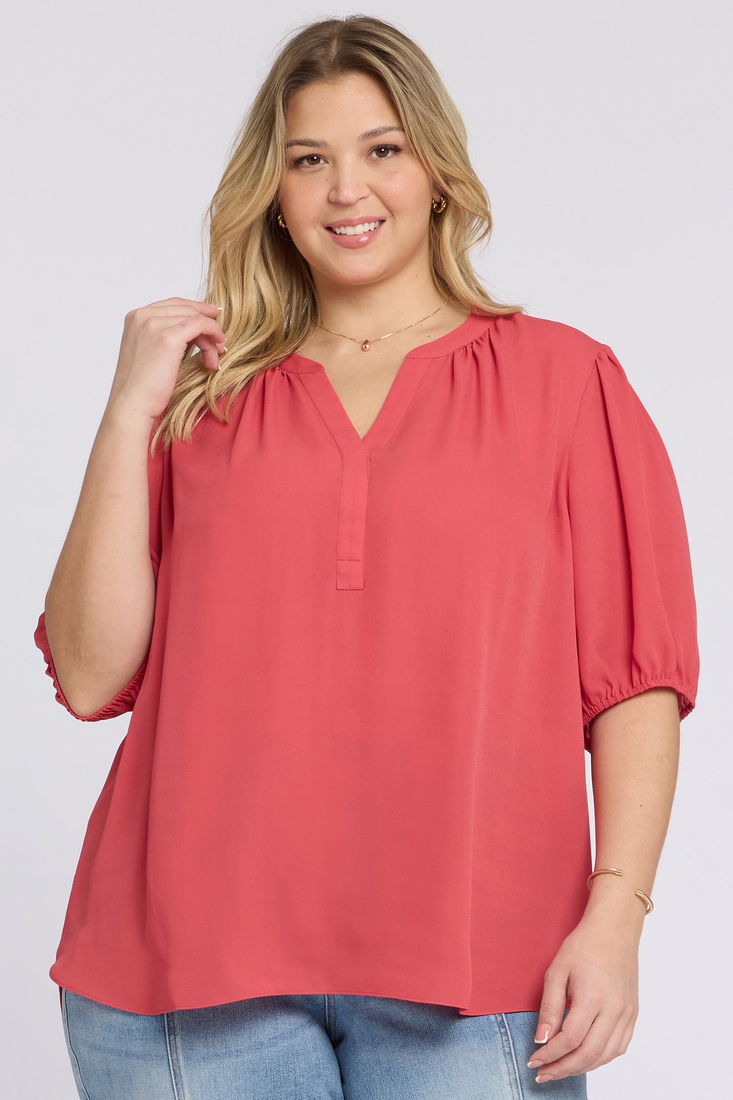Short Puff Sleeved Popover Top in Plus Size - Chrysanthemum Pink