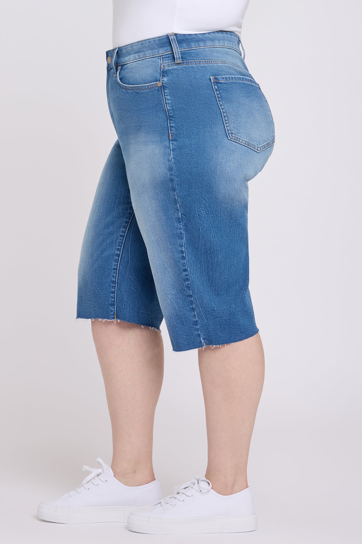Kristie '80s Bermuda Denim Shorts In Plus Size With Pressed