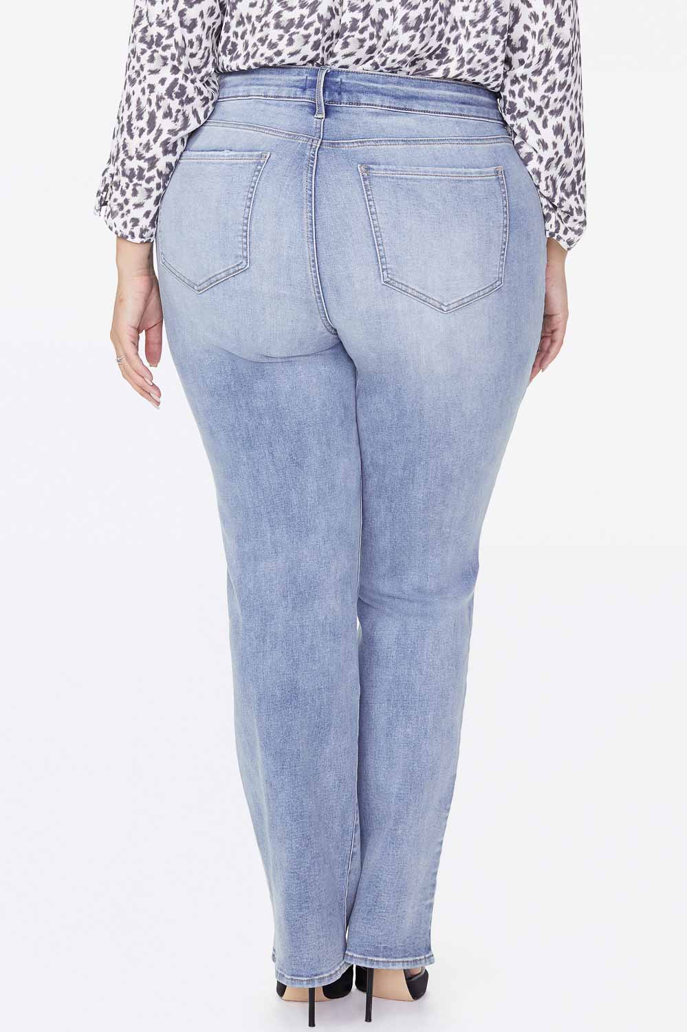 ぺ*ぺ様 「New Jeans へリン着用」GRAPE x YVMIN 水色Sサ Marilyn Straight Jeans In Plus Size - Biscayne Blue | NYDJ