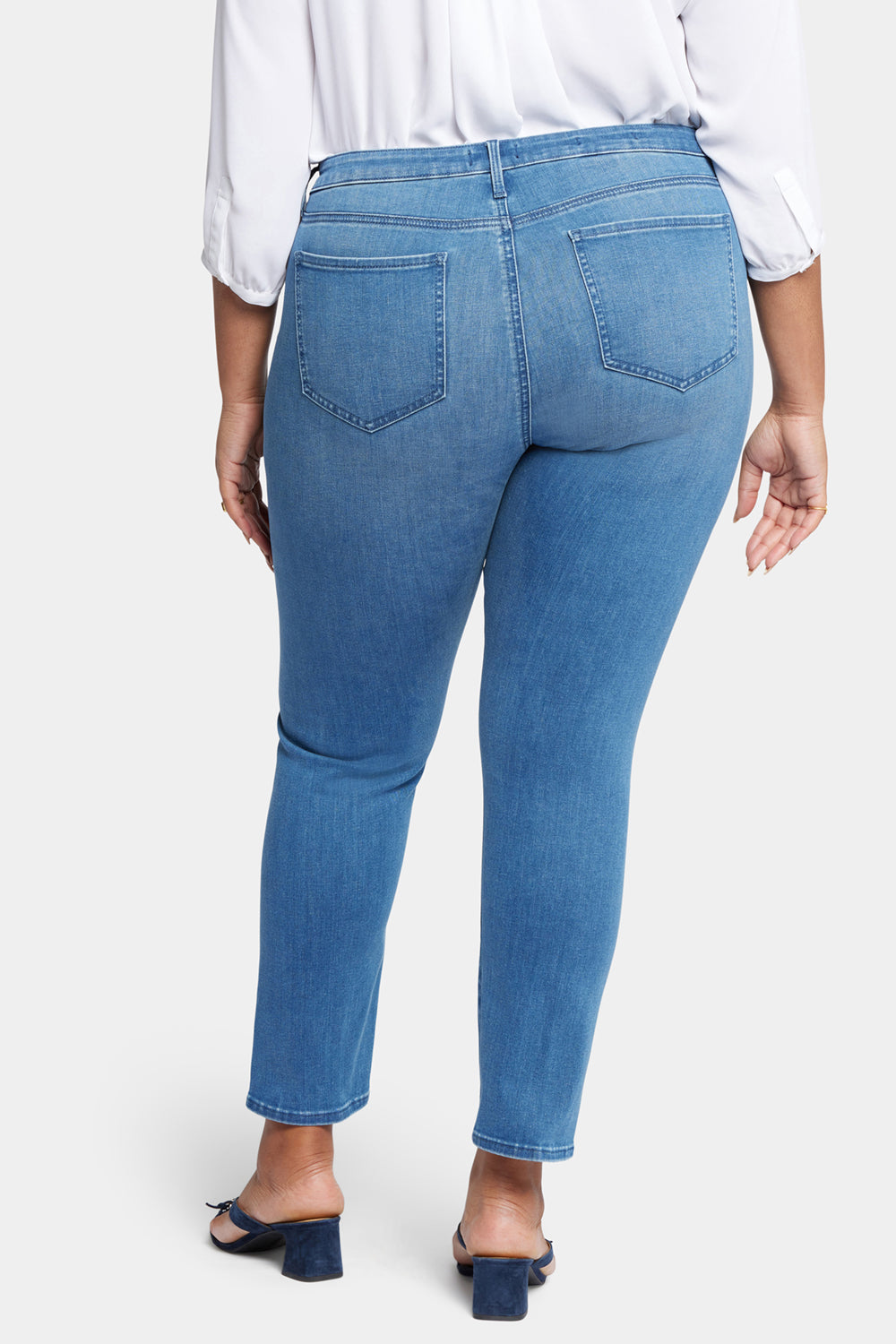 Le Silhouette Sheri Slim Jeans In Plus Size - Stunning Blue Le Silhouette Sheri Slim Jeans In Plus Size - Stunning Blue