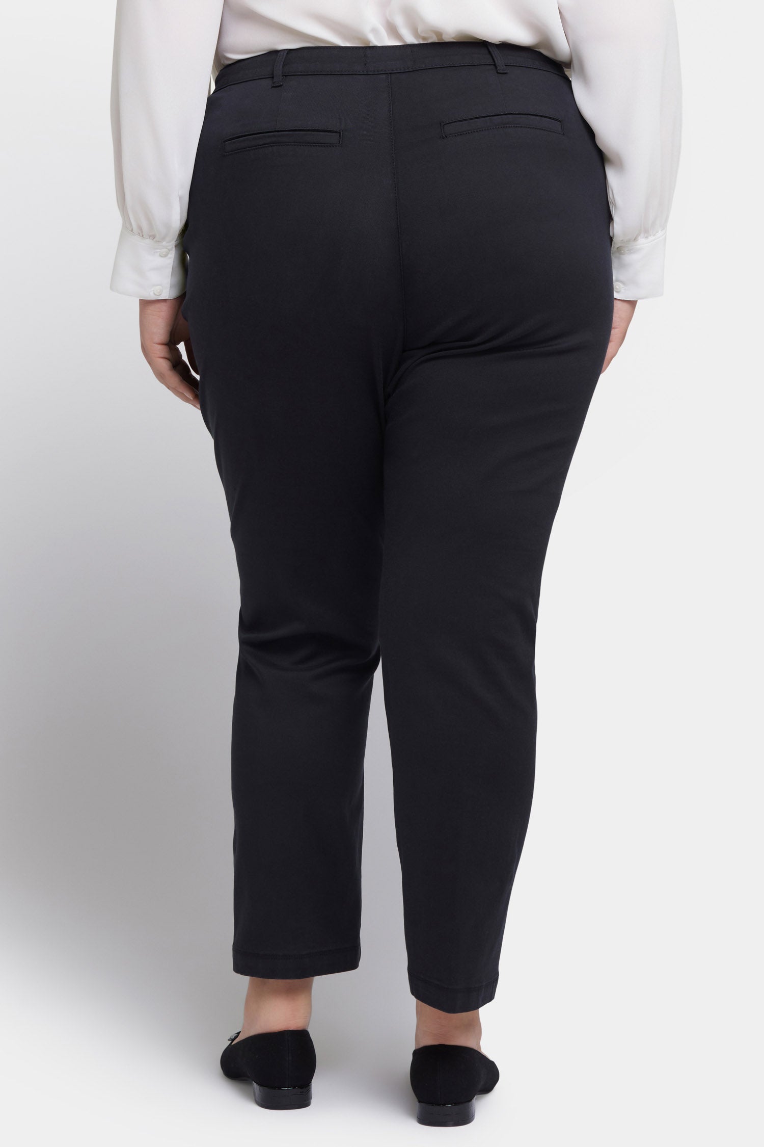 Sadie Slim Pants In Plus Size In Stretch Twill - Black Black | NYDJ