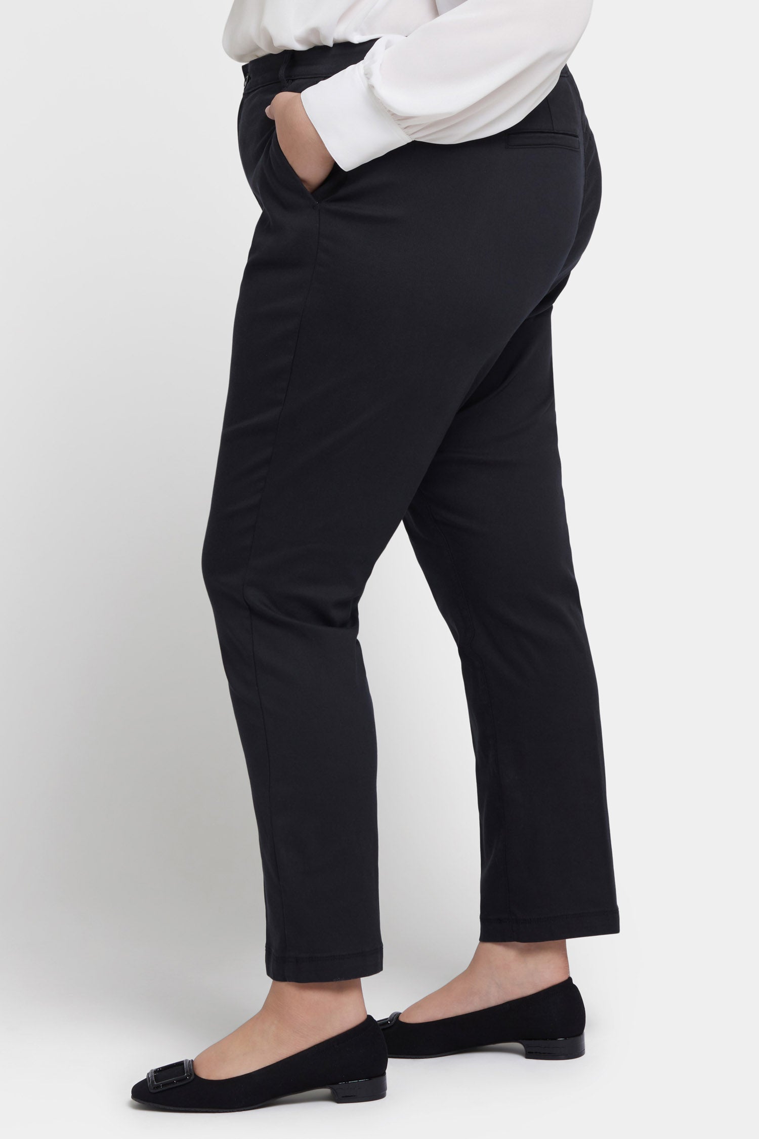 Sadie Slim Pants In Plus Size In Stretch Twill - Black Black | NYDJ