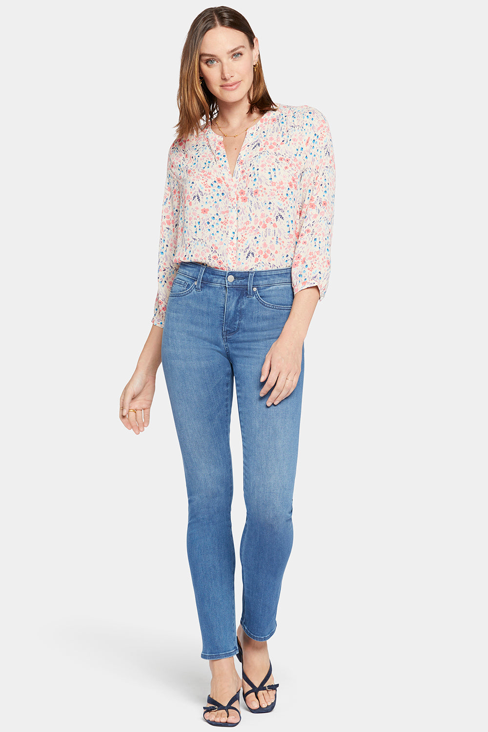 Le Silhouette Sheri Slim Jeans In Tall With 34