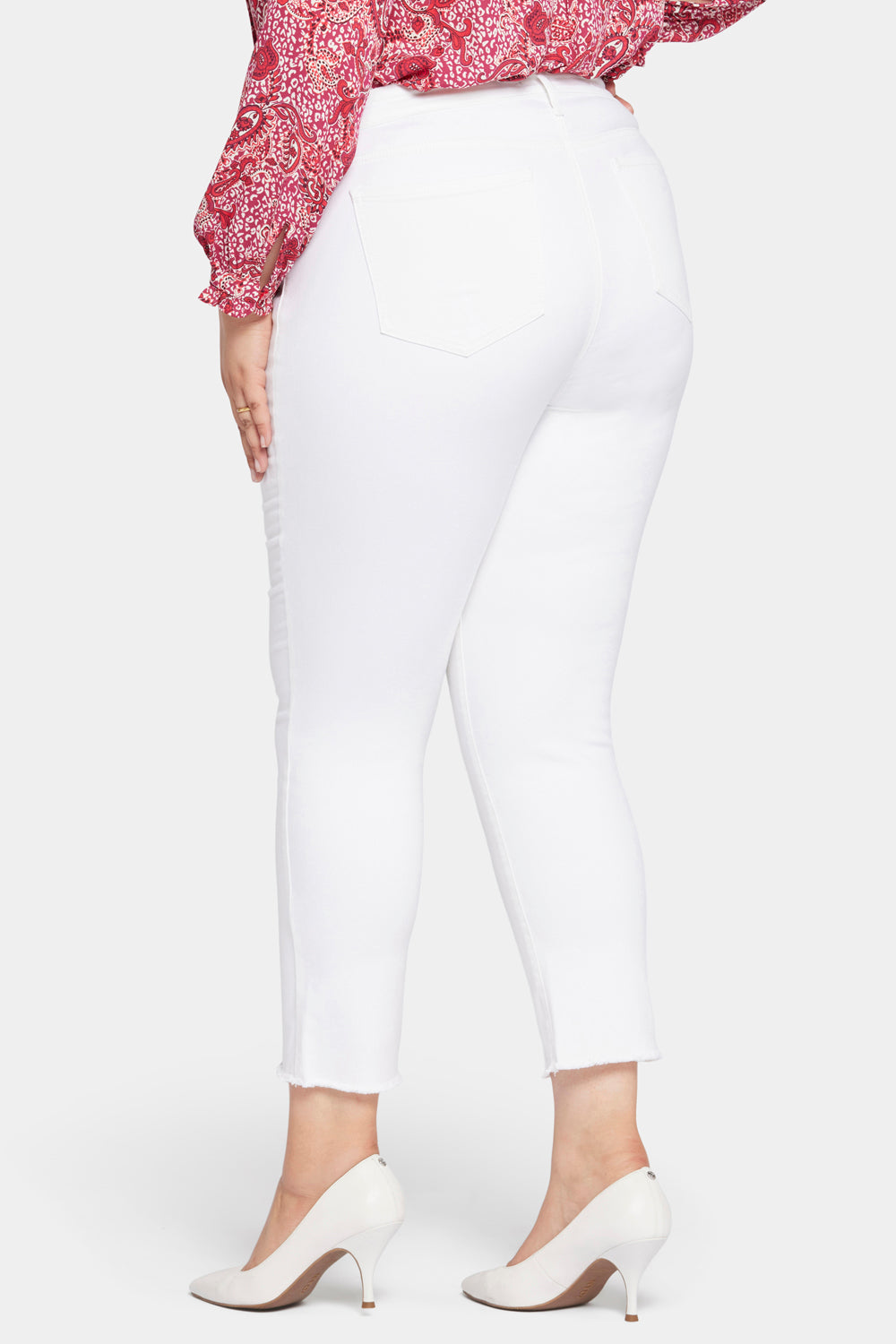 Sheri Slim Ankle Jeans In Plus Size With Frayed Hems - Optic White 