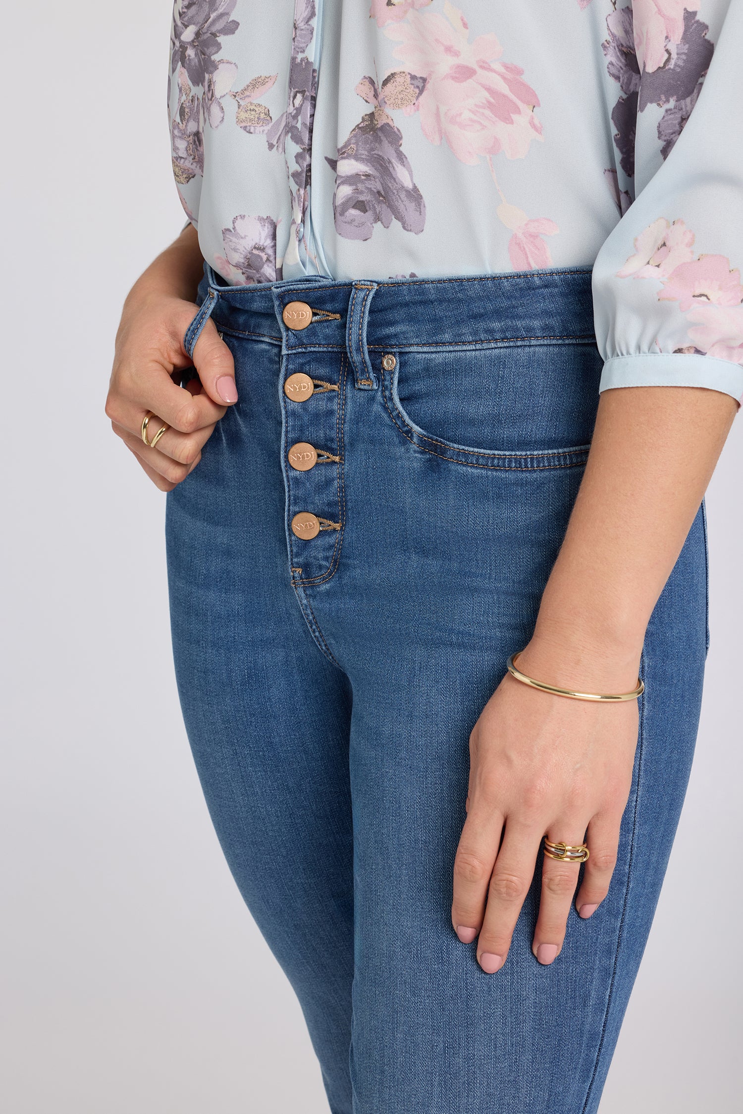 NYDJ Marilyn Straight Jeans In Sure Stretch® Denim With High Rise And Frayed Hems - Wild River