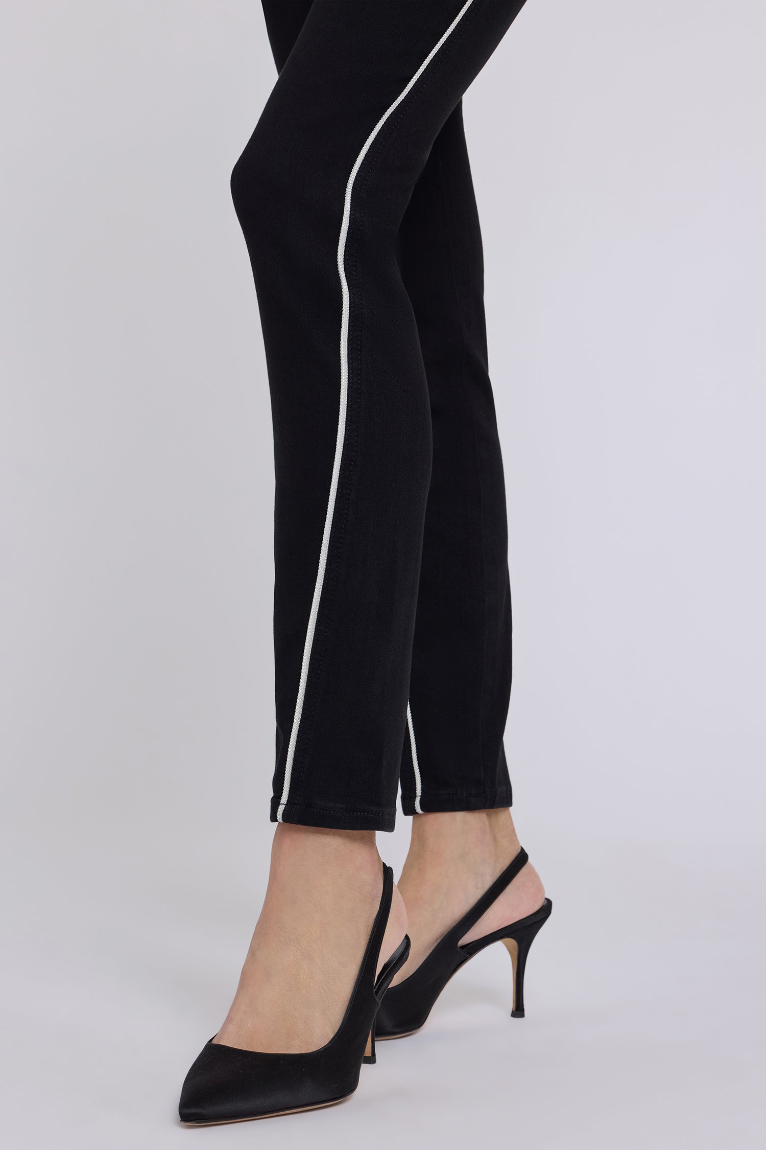 NYDJ Ami Skinny Jeans In Sure Stretch® Denim With High Rise, Contoured Seams And Piping - Black Rinse