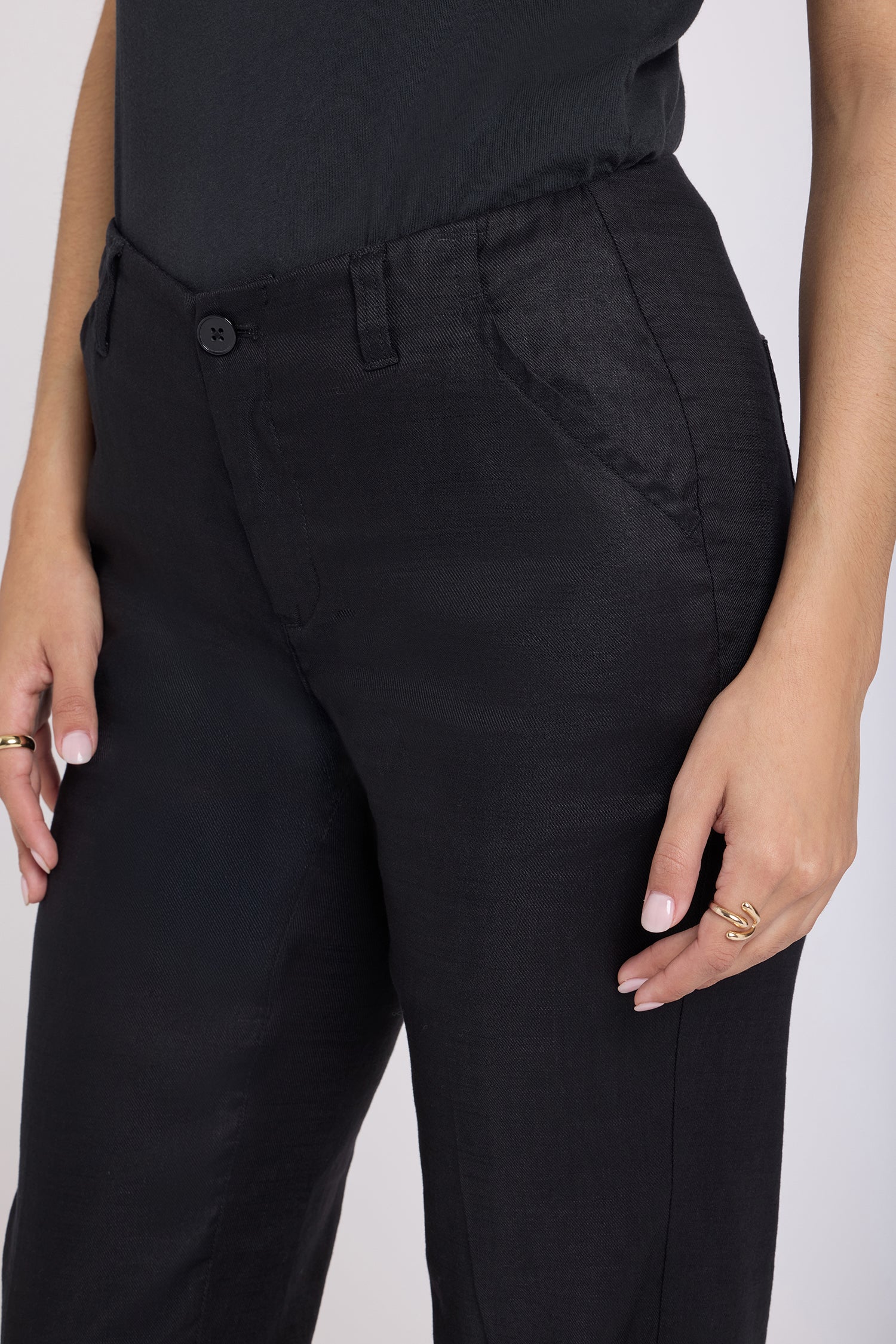 Marilyn Straight Pants In Stretch Linen - Black Black | NYDJ