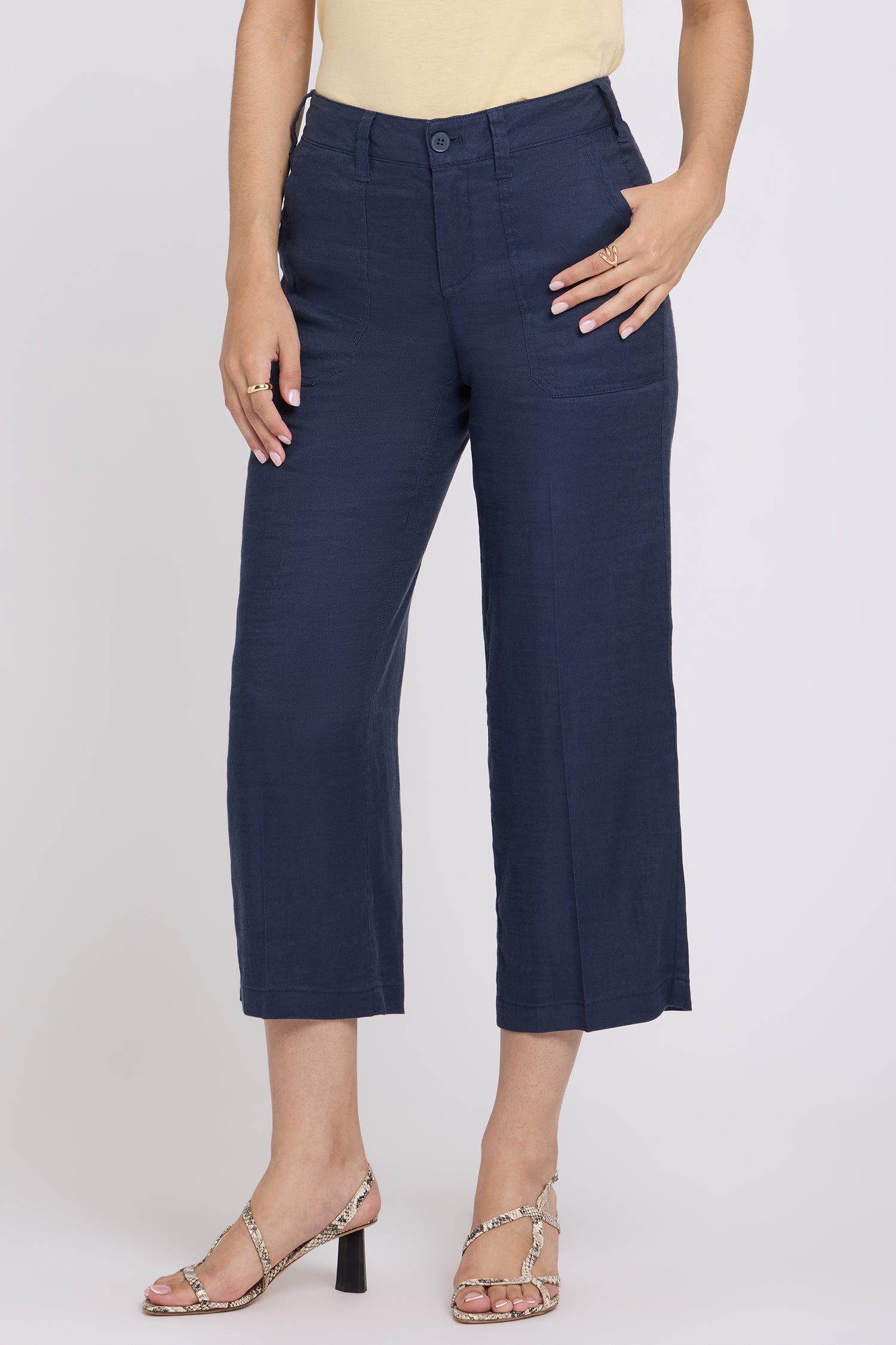 L'Appartement アメリカーナ NylonCargo Pants 36 Wide Leg Cargo Capri Pants In Stretch Linen - Oxford Navy Blue | NYDJ
