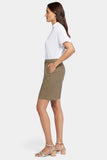 NYDJ Relaxed Shorts  In Stretch Linen - Avocado