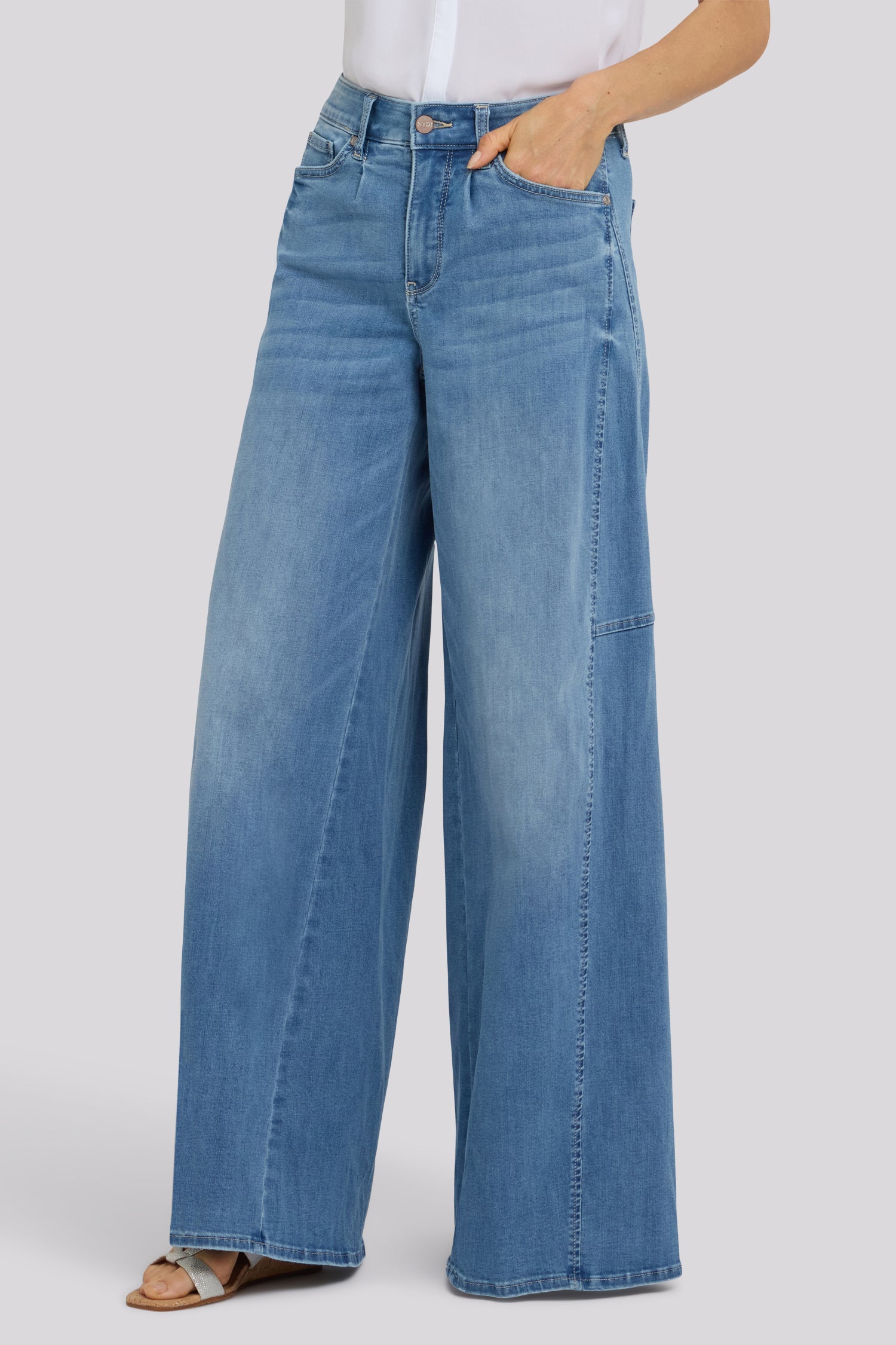 【BISOWN】別注 Extra wide denim Nova Super Wide Leg Jeans In Cool Embrace® Denim With Side Gussets