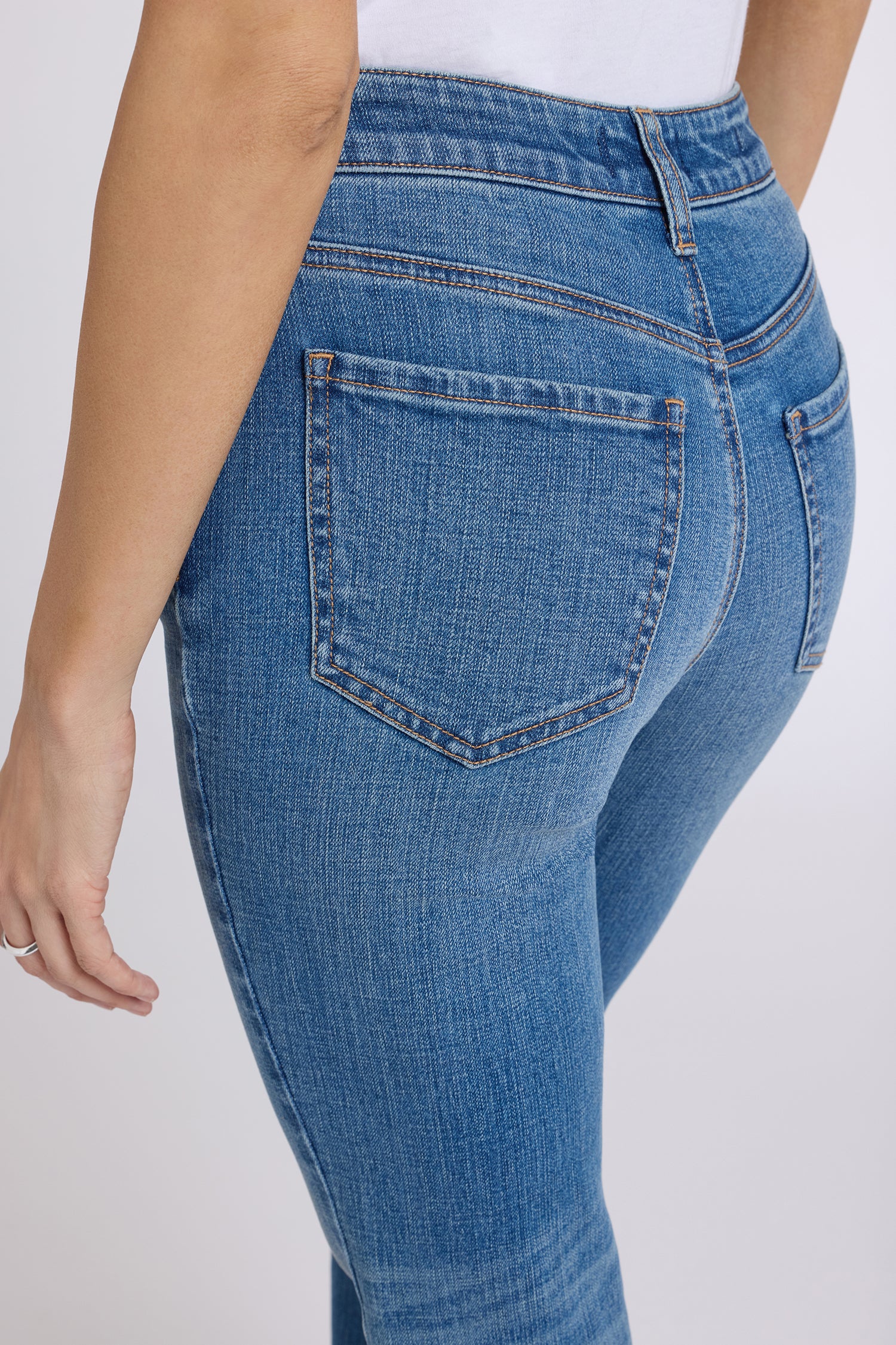 NYDJ Felicity Flared Jeans With High Rise - Privet