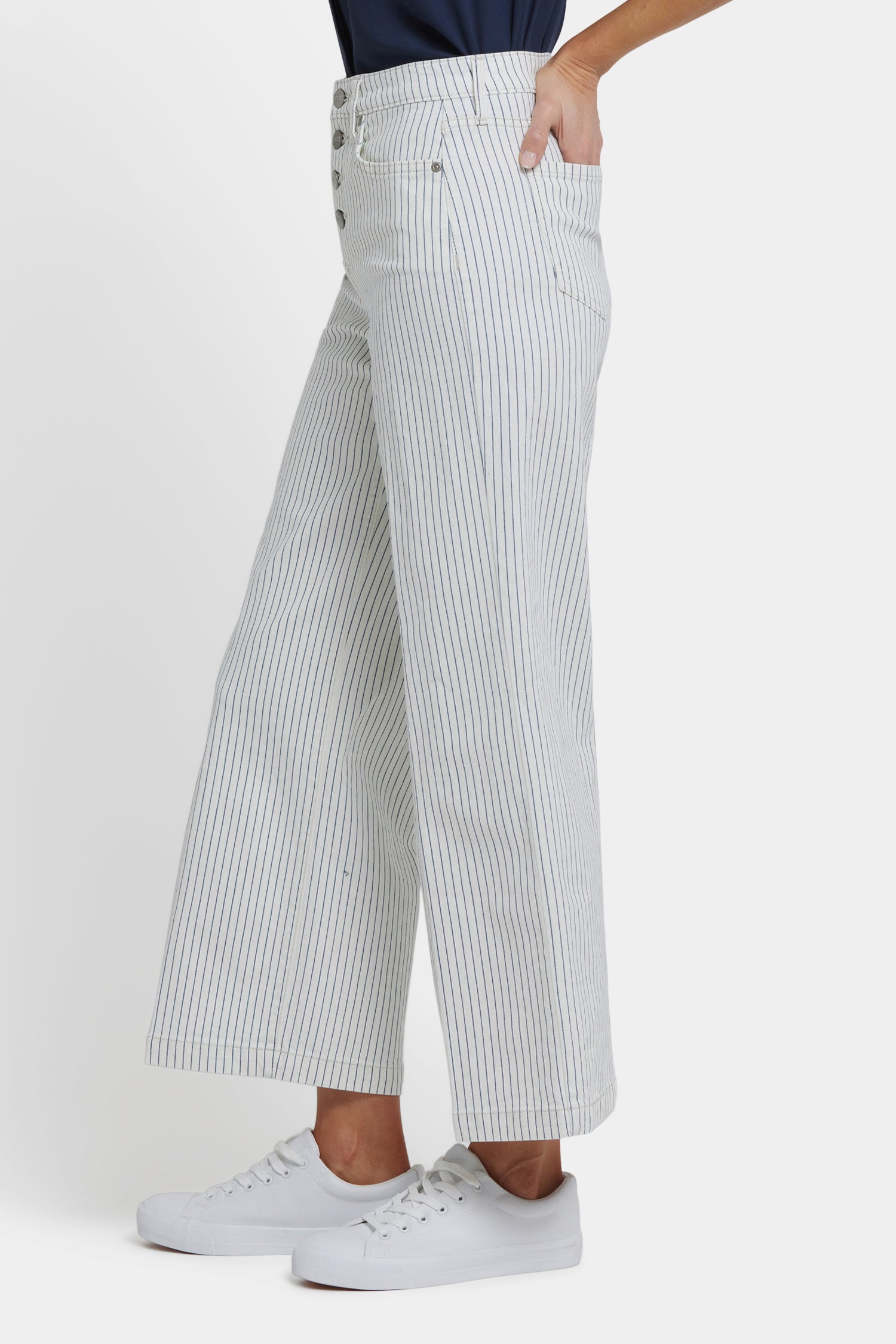 Teresa Wide Leg Ankle Jeans With High Rise And Exposed Button Fly