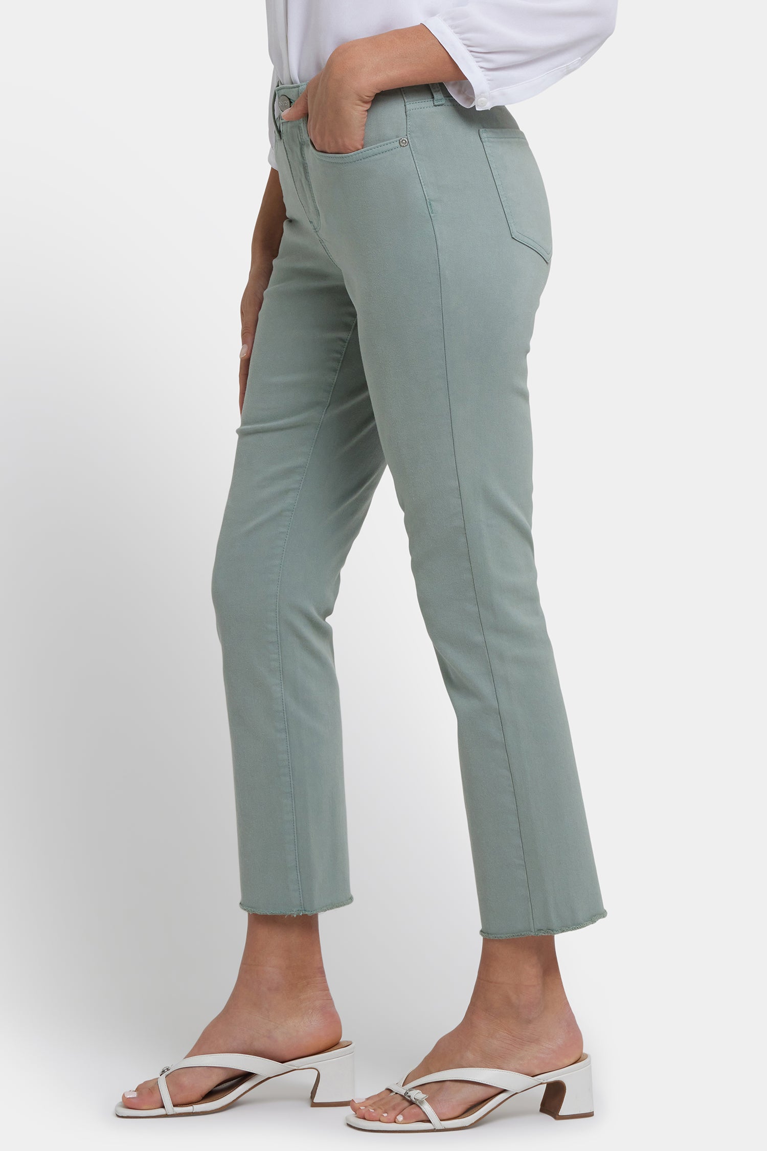 サミット　YURIKO SLIM Sheri Slim Ankle Jeans With Frayed Hems - Mistletoe Green | NYDJ