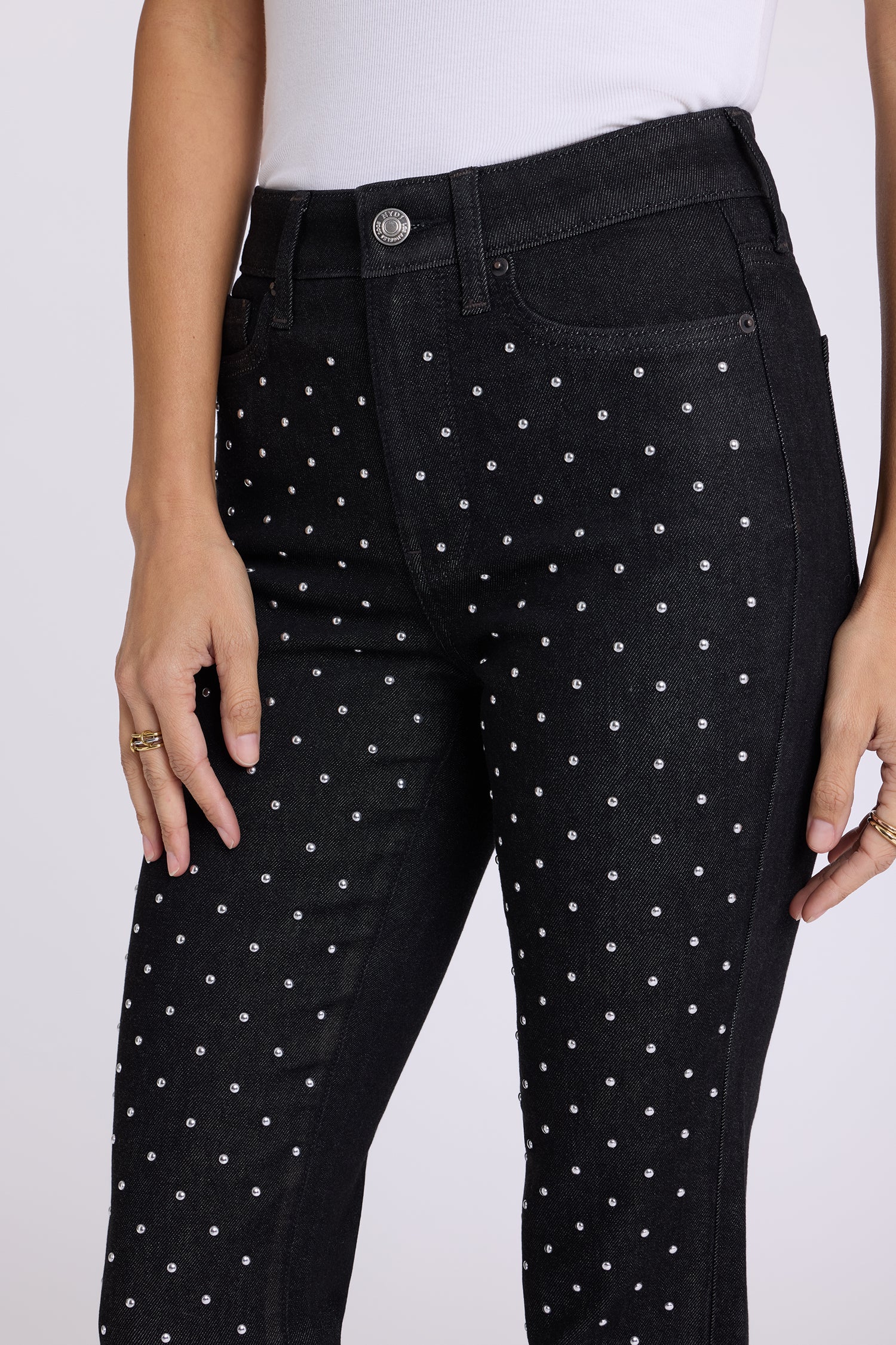 Sheri Slim Straight Jeans With High Rise And Studs - Black Rinse