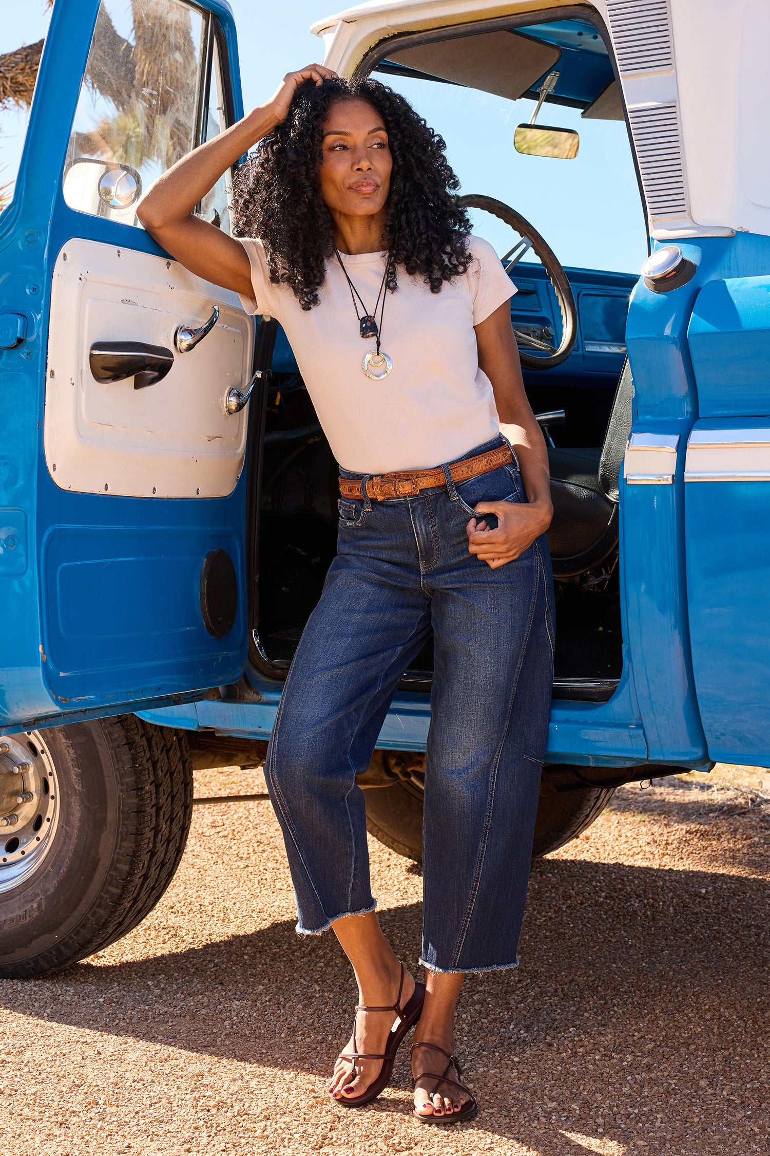 バッグ JESSA MAE ALFECHE   JEANS Alyssa Relaxed Crop Jeans With Side Panels And Frayed Hems