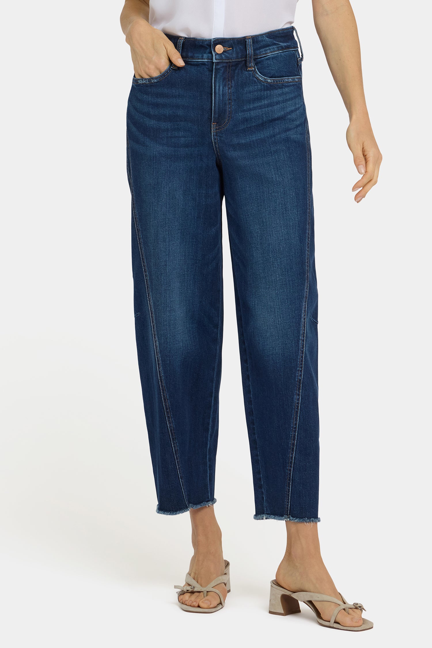Alyssa Relaxed Crop Jeans With Side Panels And Frayed Hems