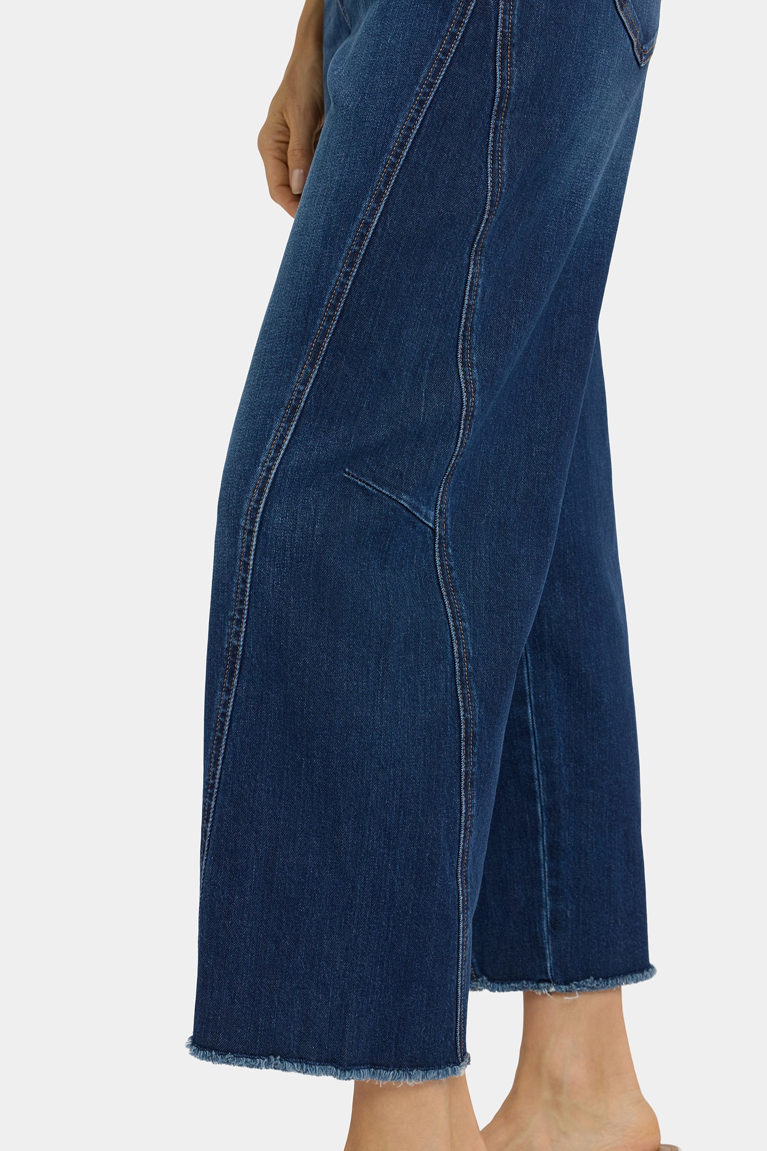 Alyssa Relaxed Crop Jeans With Side Panels And Frayed Hems